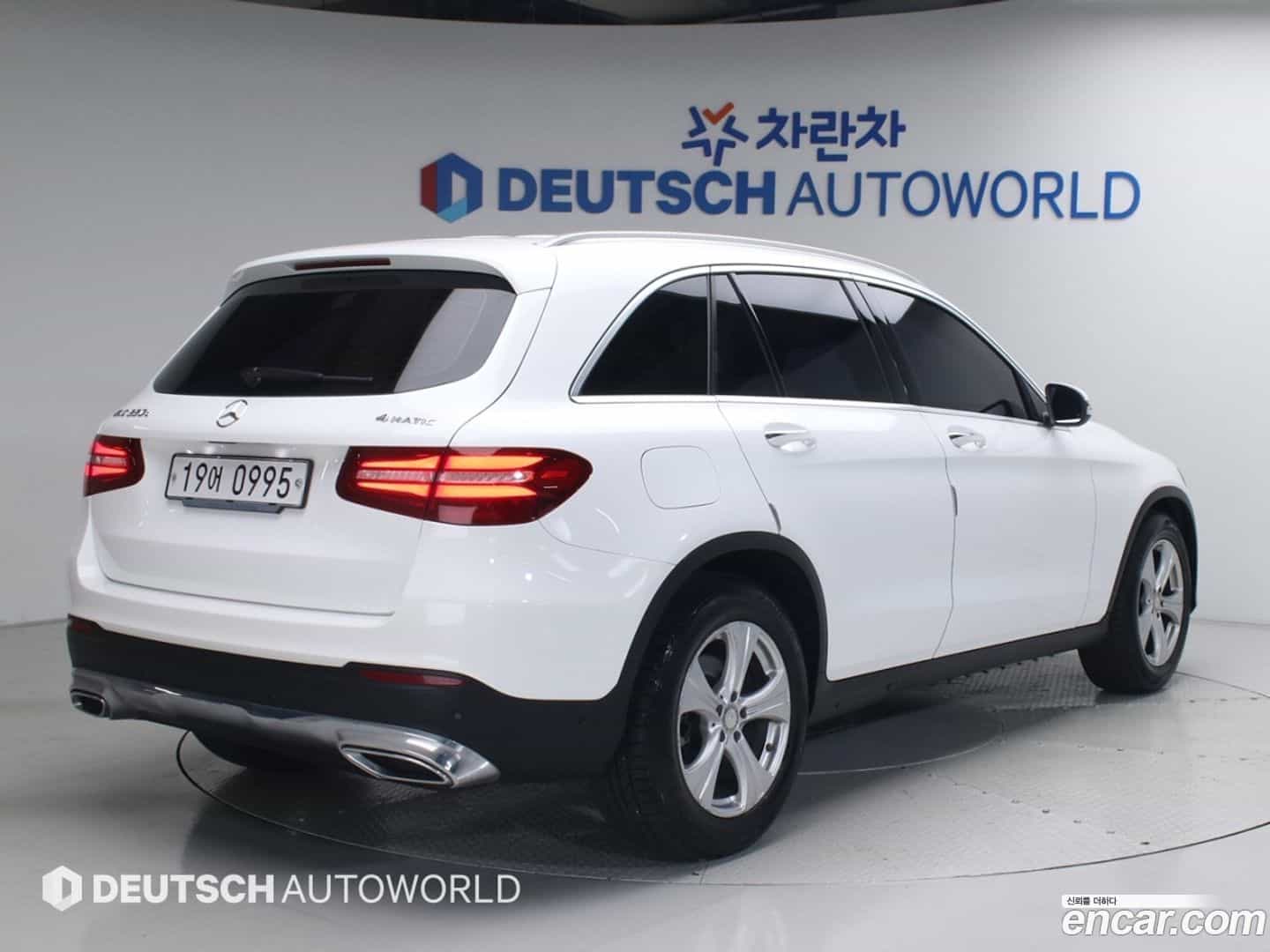 GLC-Class Mercedes-Benz 2016.0-OUTER-002