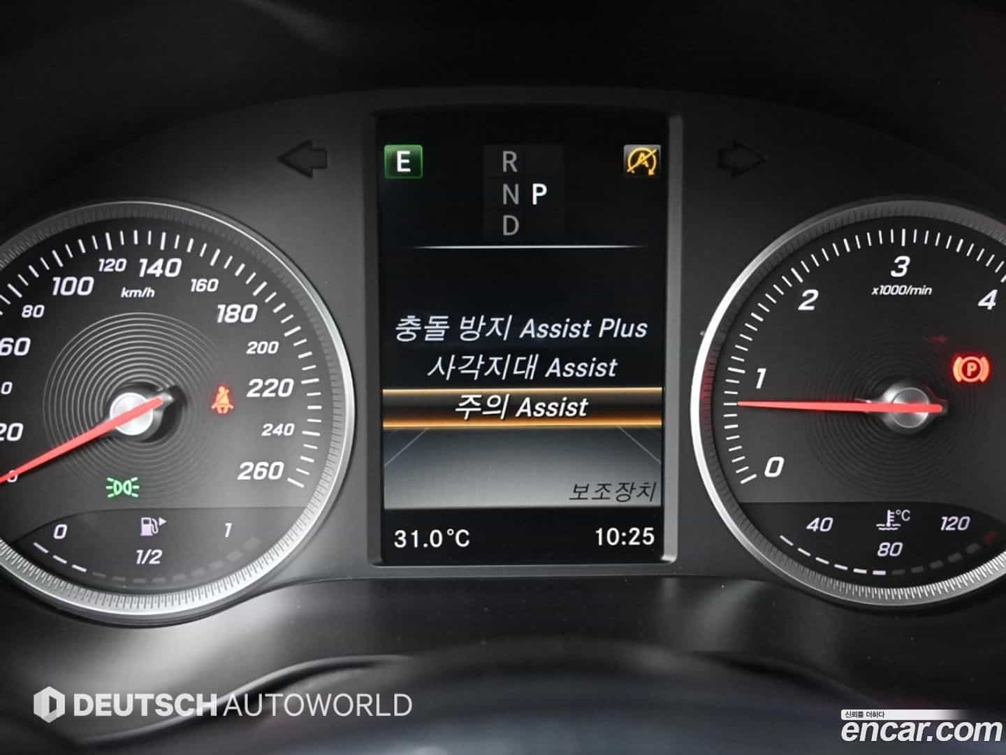 GLC-Class Mercedes-Benz 2016.0-OPTION-018