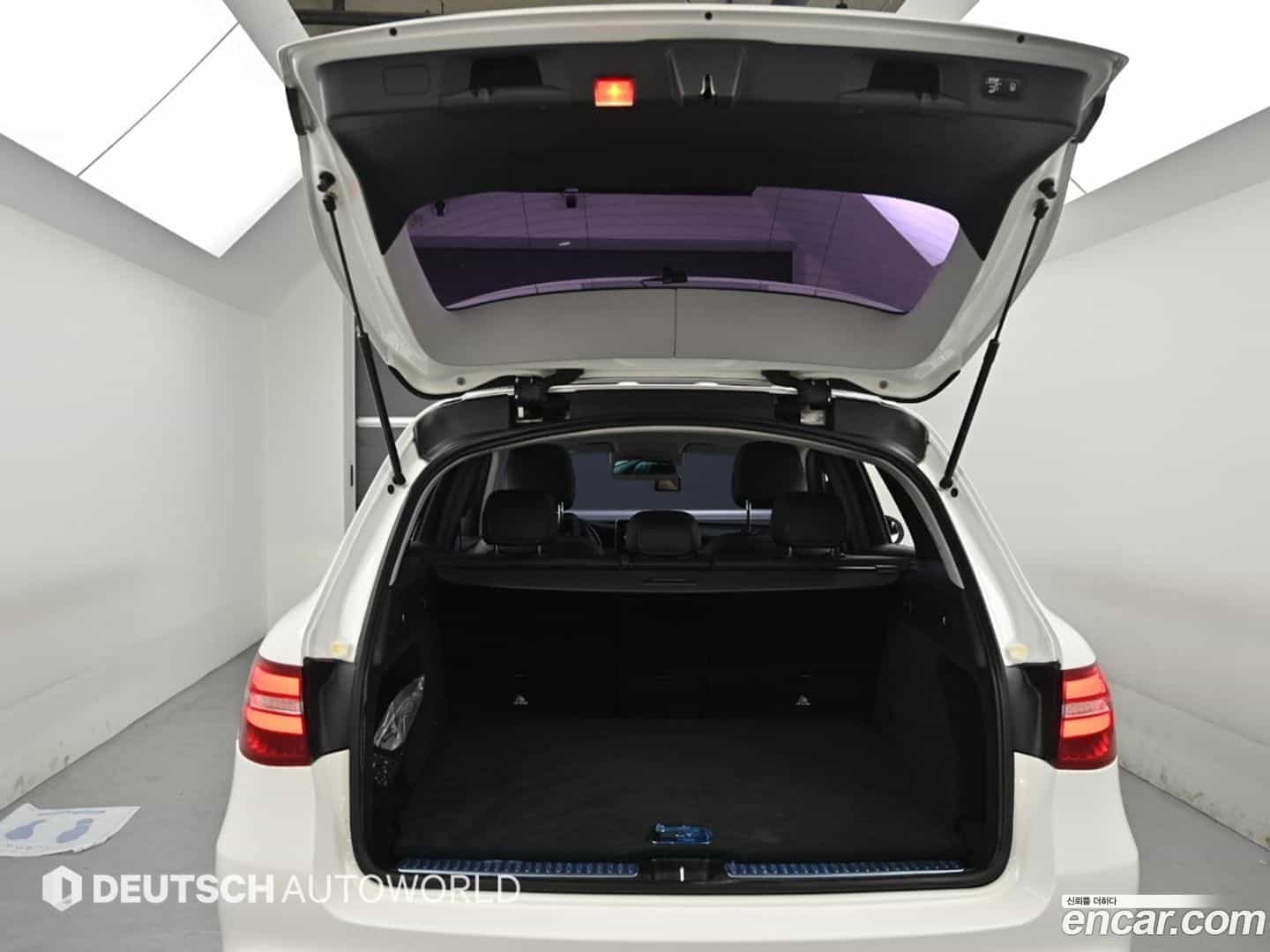 GLC-Class Mercedes-Benz 2016.0-OPTION-021
