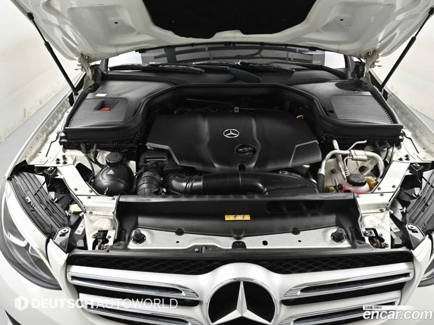 GLC-Class Mercedes-Benz 2016.0-OPTION-023