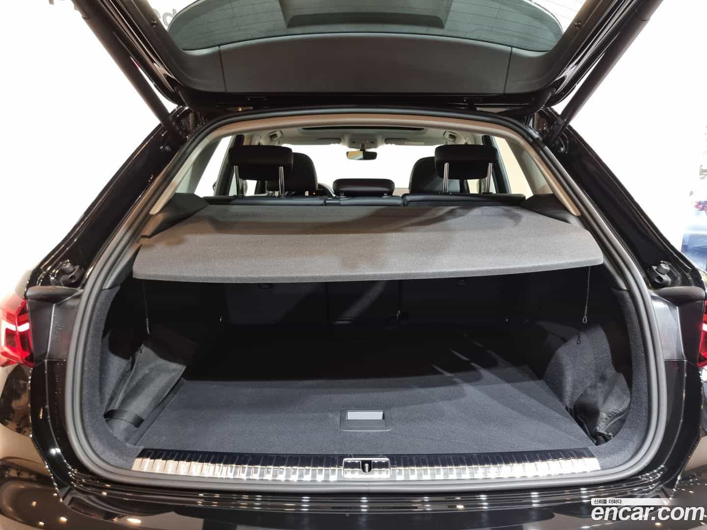 Q3 Audi 2025.4-OPTION-017