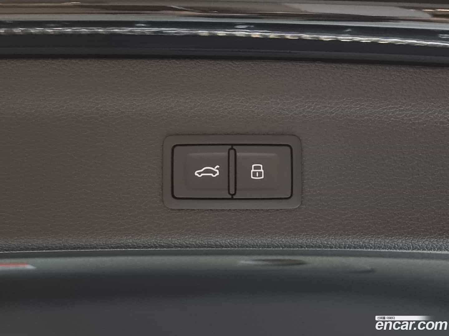 Q3 Audi 2025.4-OPTION-018