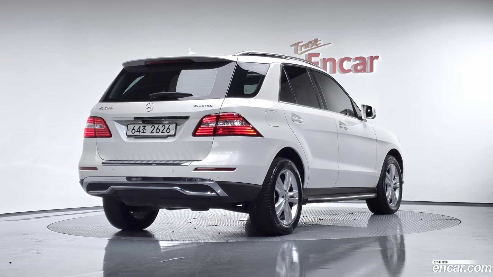 M-class Mercedes-Benz 2014.9-OUTER-002