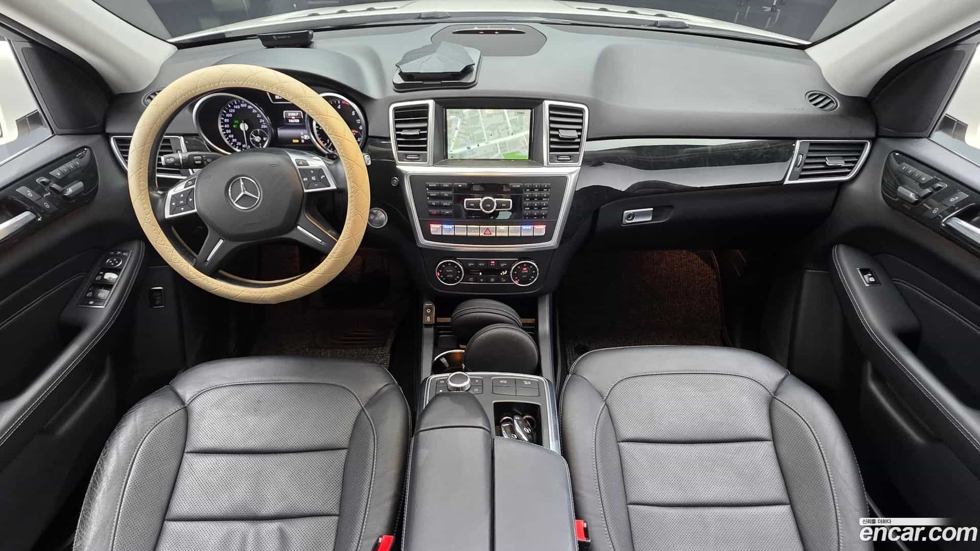M-class Mercedes-Benz 2014.9-INNER-007