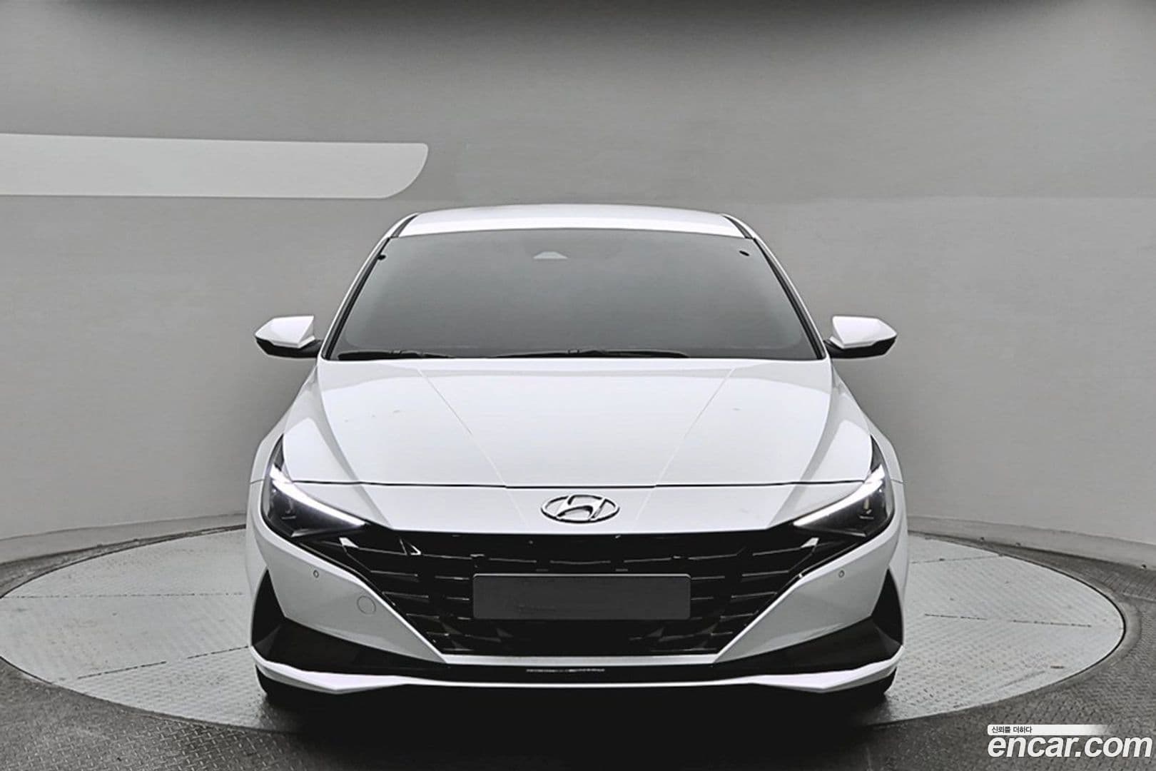 Main__Slider__Photo:AVANTE Hyundai 2021.8-0