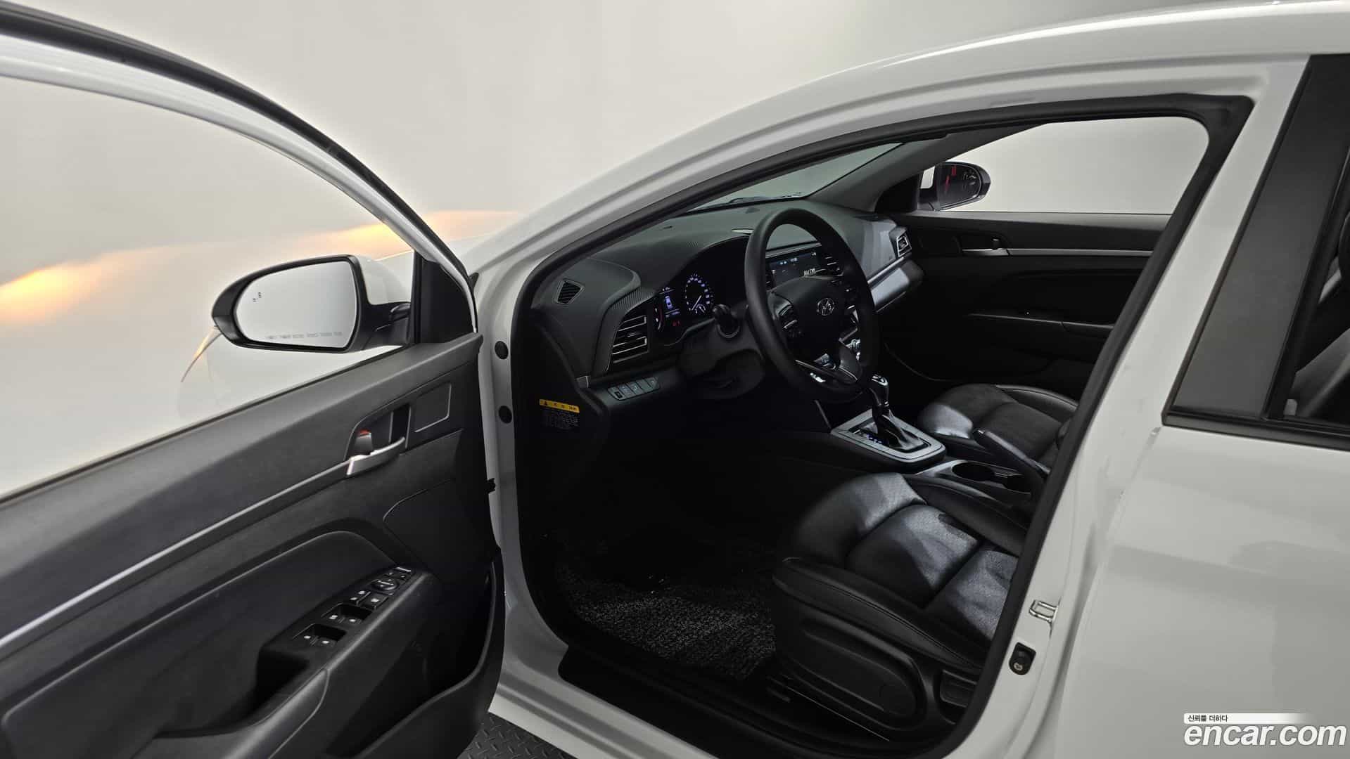 AVANTE Hyundai 2019.3-INNER-010