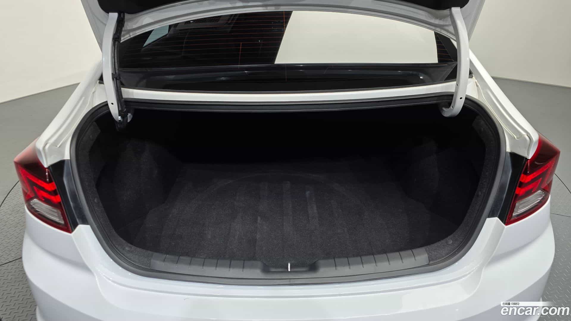 AVANTE Hyundai 2019.3-OPTION-022