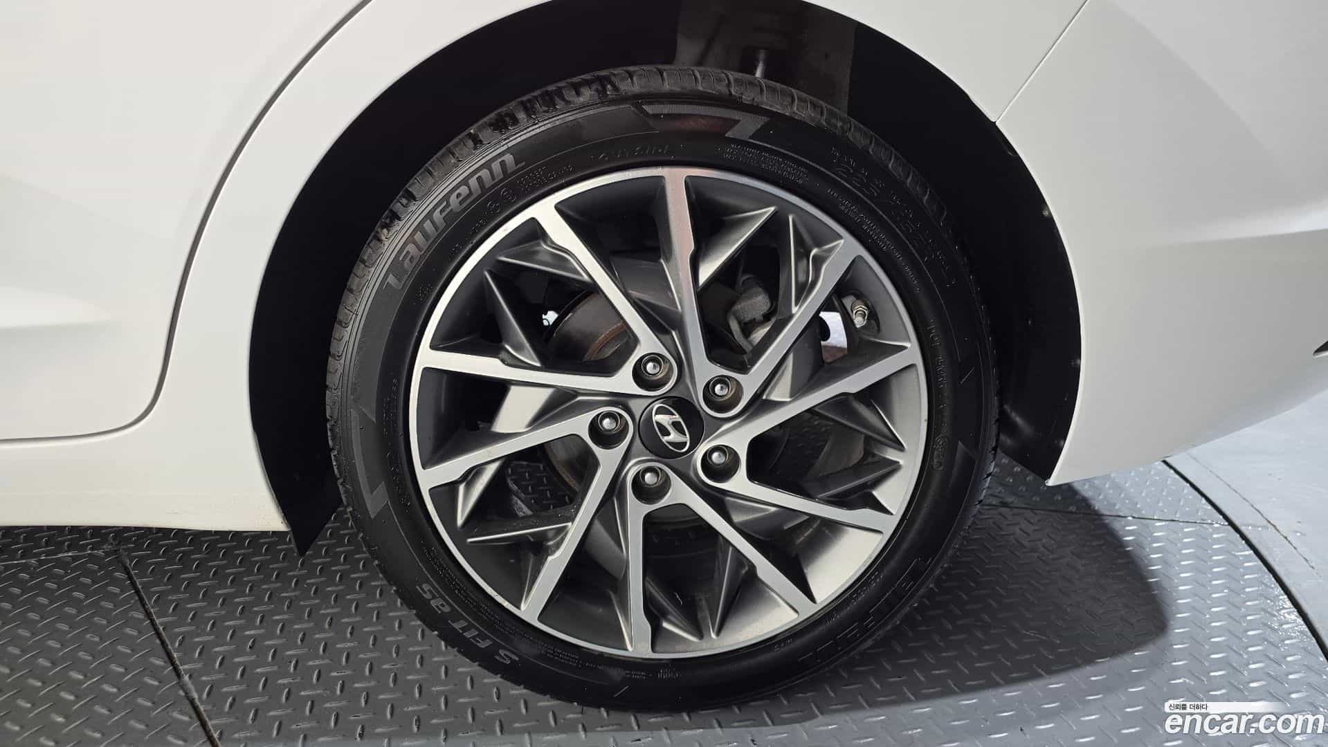 AVANTE Hyundai 2019.3-OUTER-031