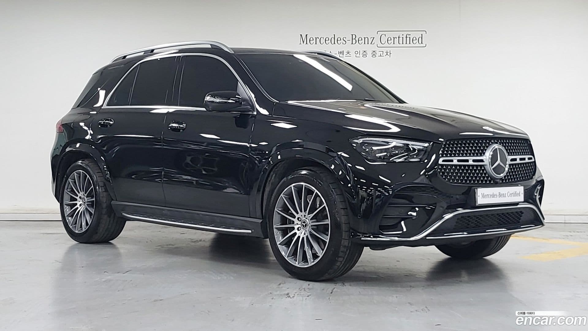 Main__Slider__Photo:GLE-Class Mercedes-Benz 2024.4-0