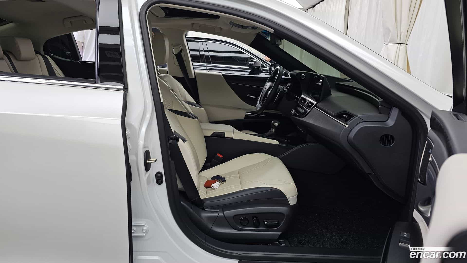 ES Lexus 2023.3-OPTION-015