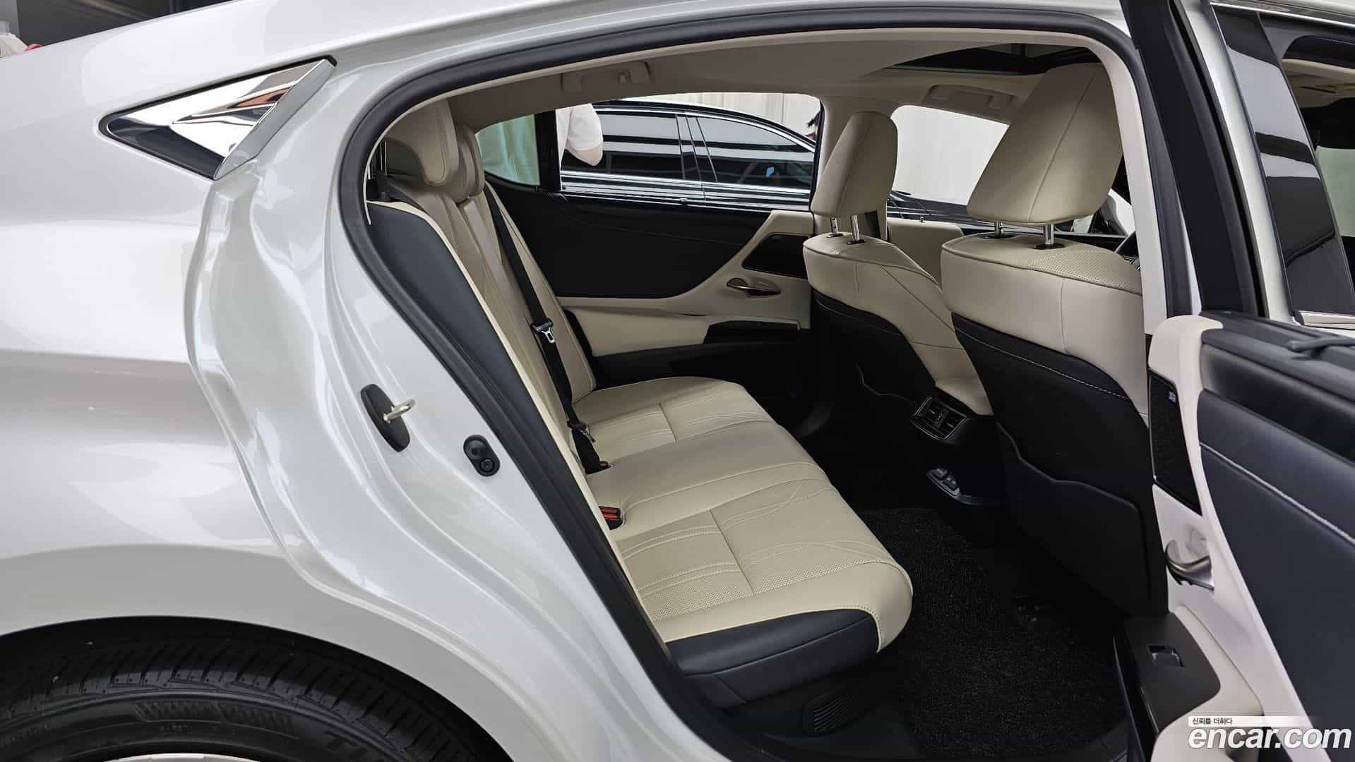 ES Lexus 2023.3-OPTION-016