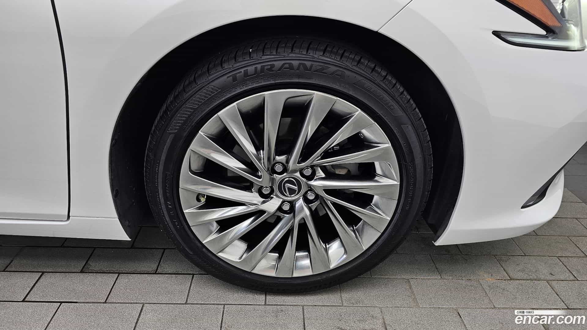 ES Lexus 2023.3-OUTER-031
