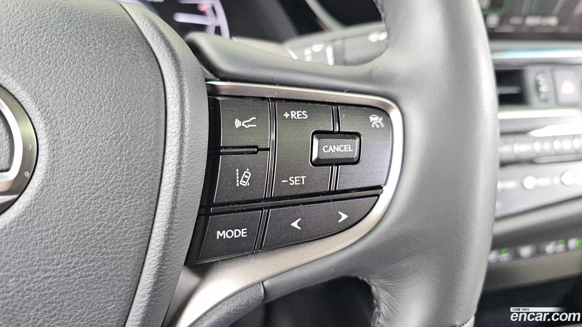 ES Lexus 2023.3-OPTION-046