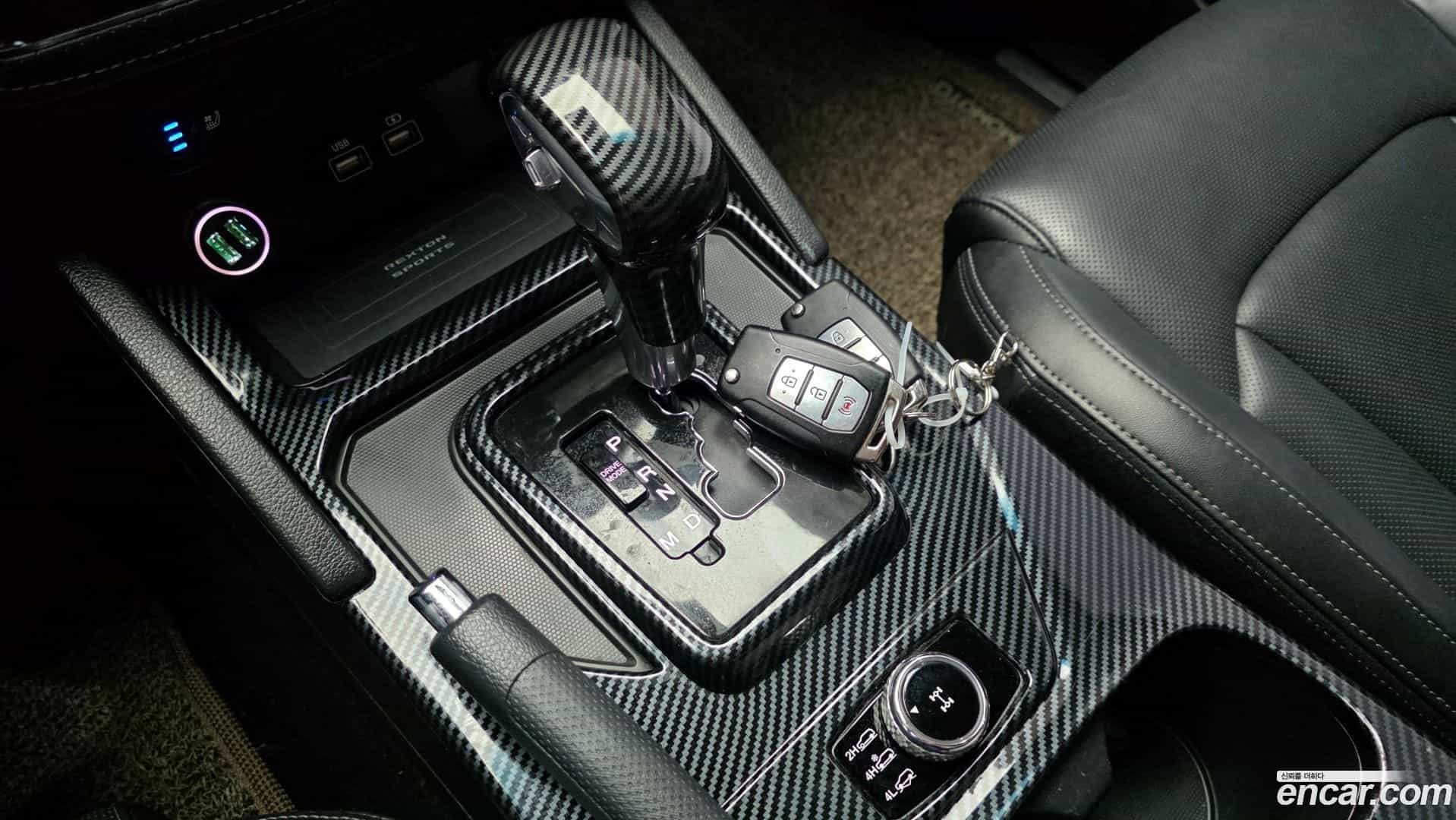 Rexton KG Mobility 2022.8-INNER-009