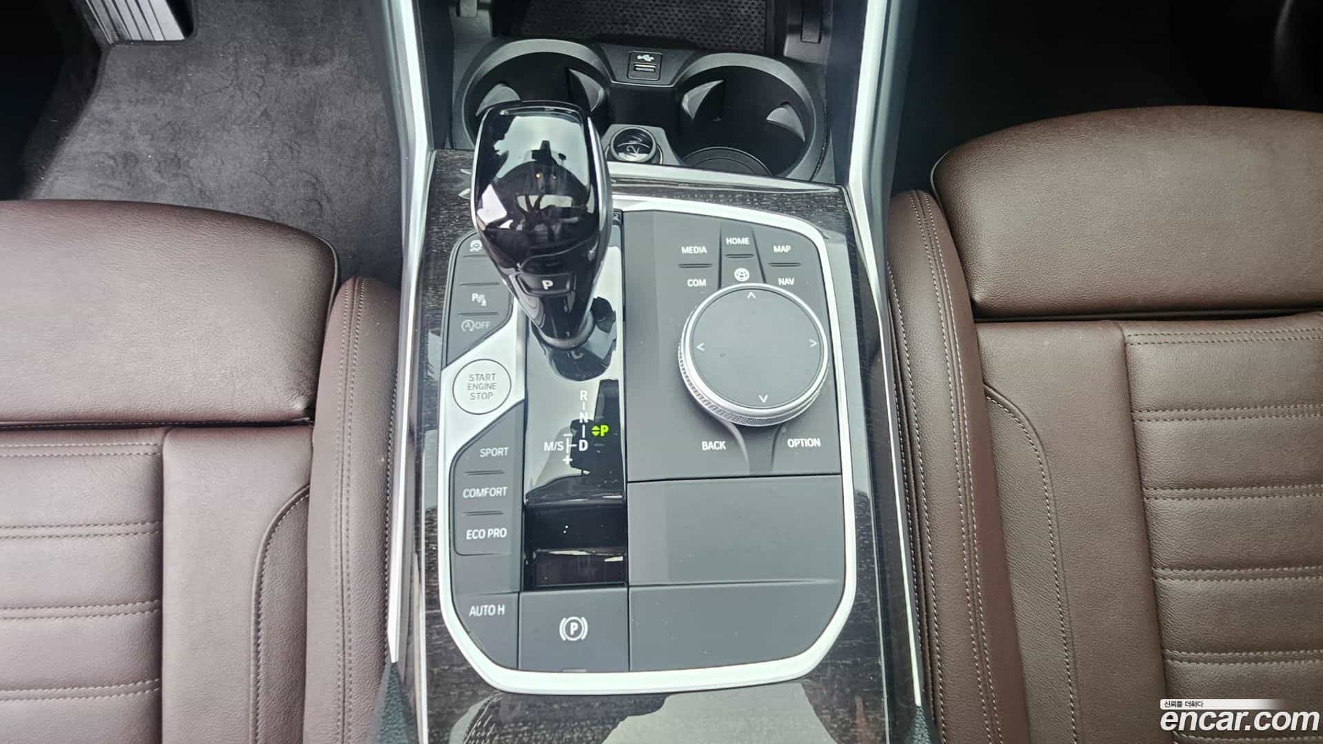 3-Series BMW 2021.11-INNER-009