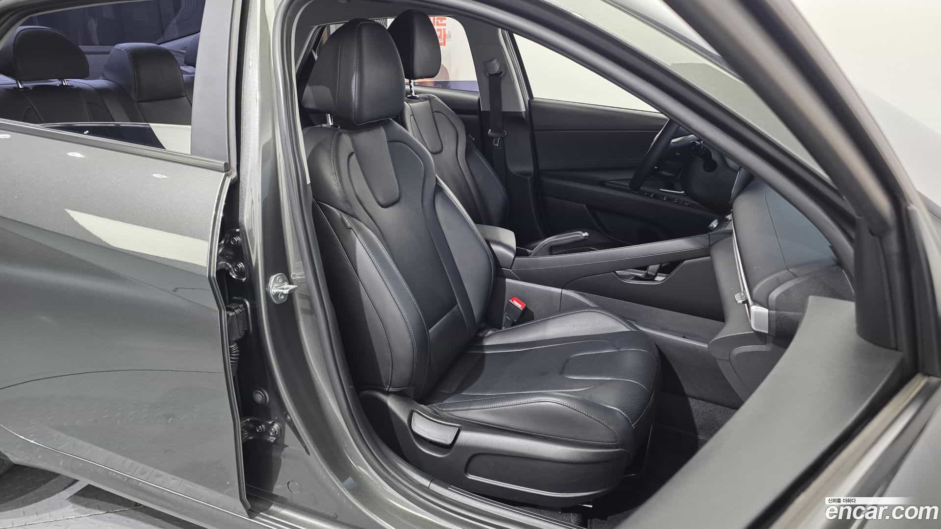 AVANTE Hyundai 2021.3-OPTION-016