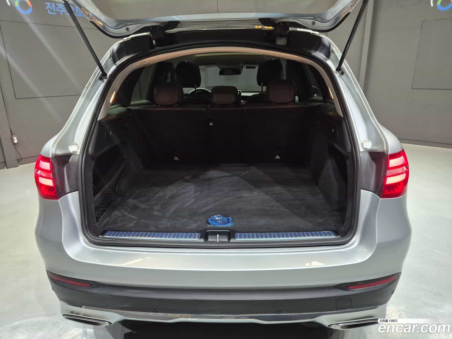 GLC-Class Mercedes-Benz 2017.8-OUTER-006