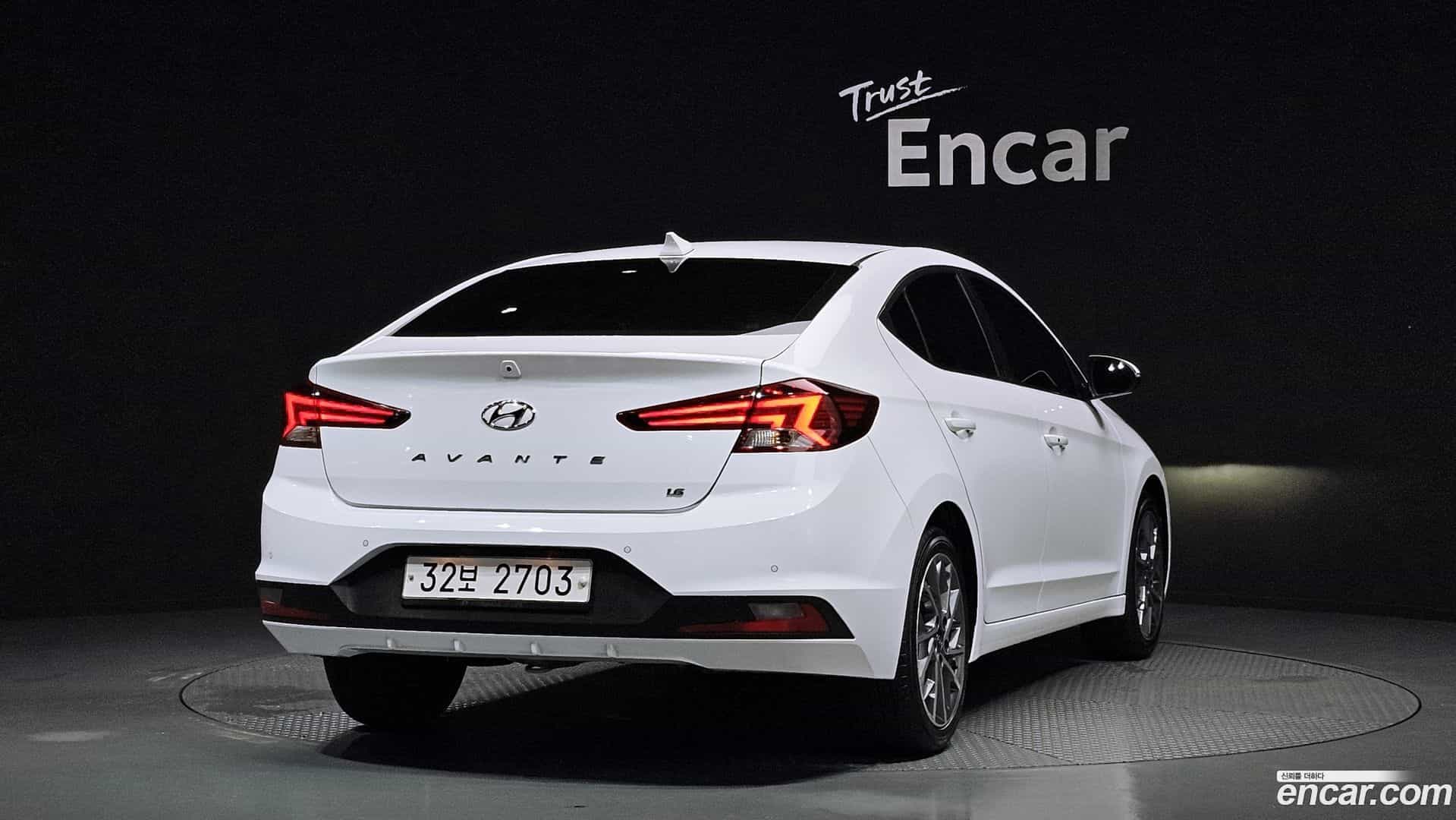 AVANTE Hyundai 2019.0-OUTER-002