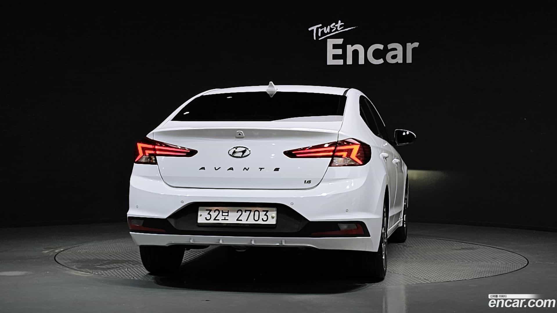 AVANTE Hyundai 2019.0-OUTER-004