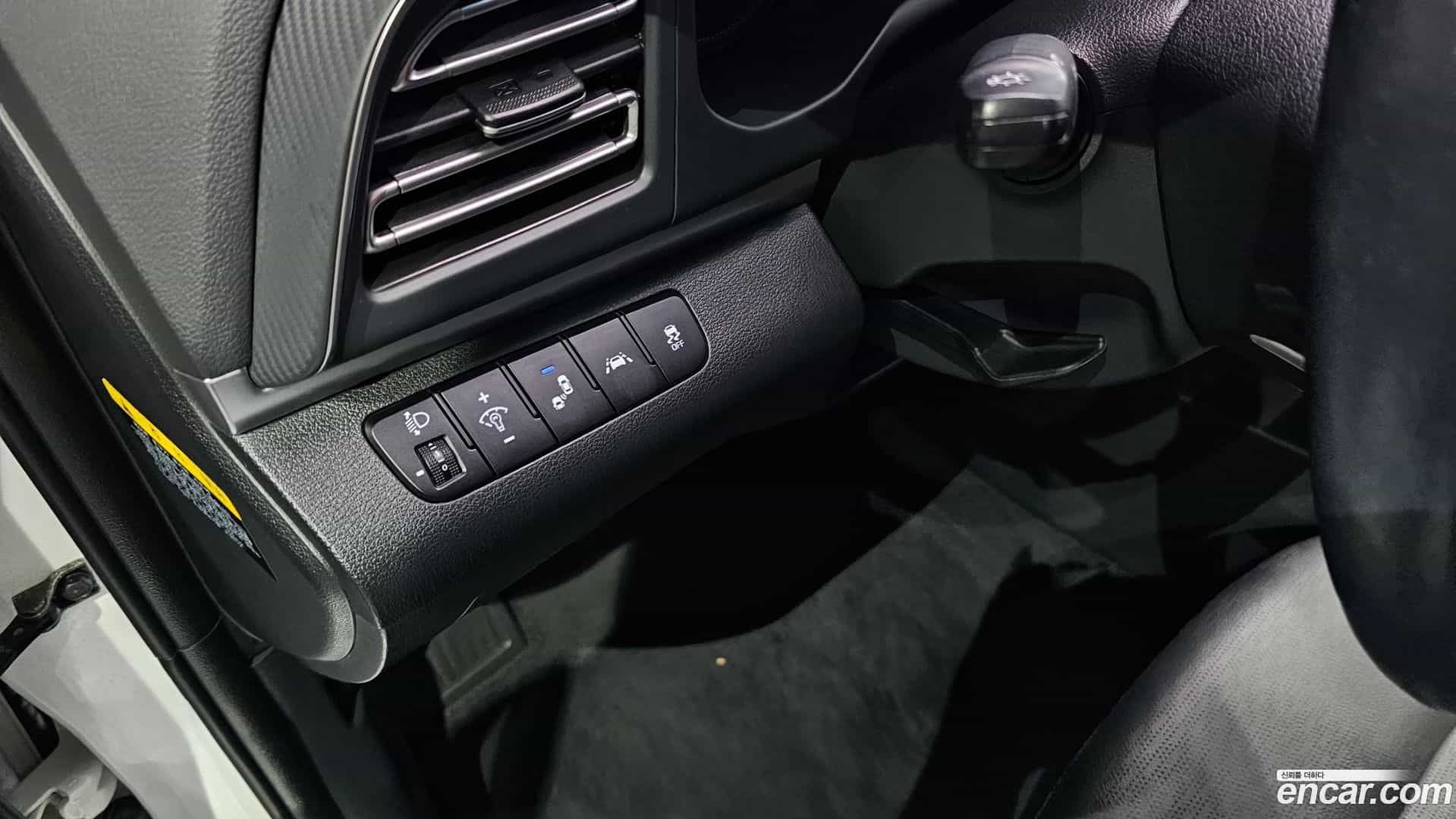 AVANTE Hyundai 2019.0-OPTION-021