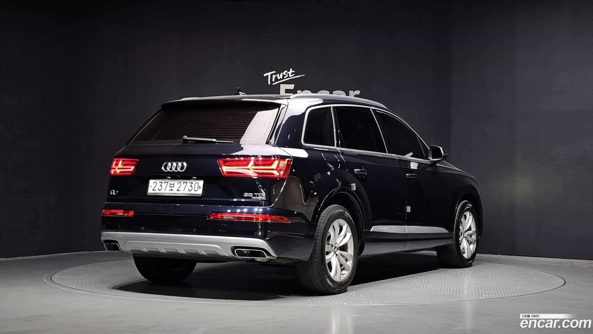 Q7 Audi 2016.2-OUTER-002