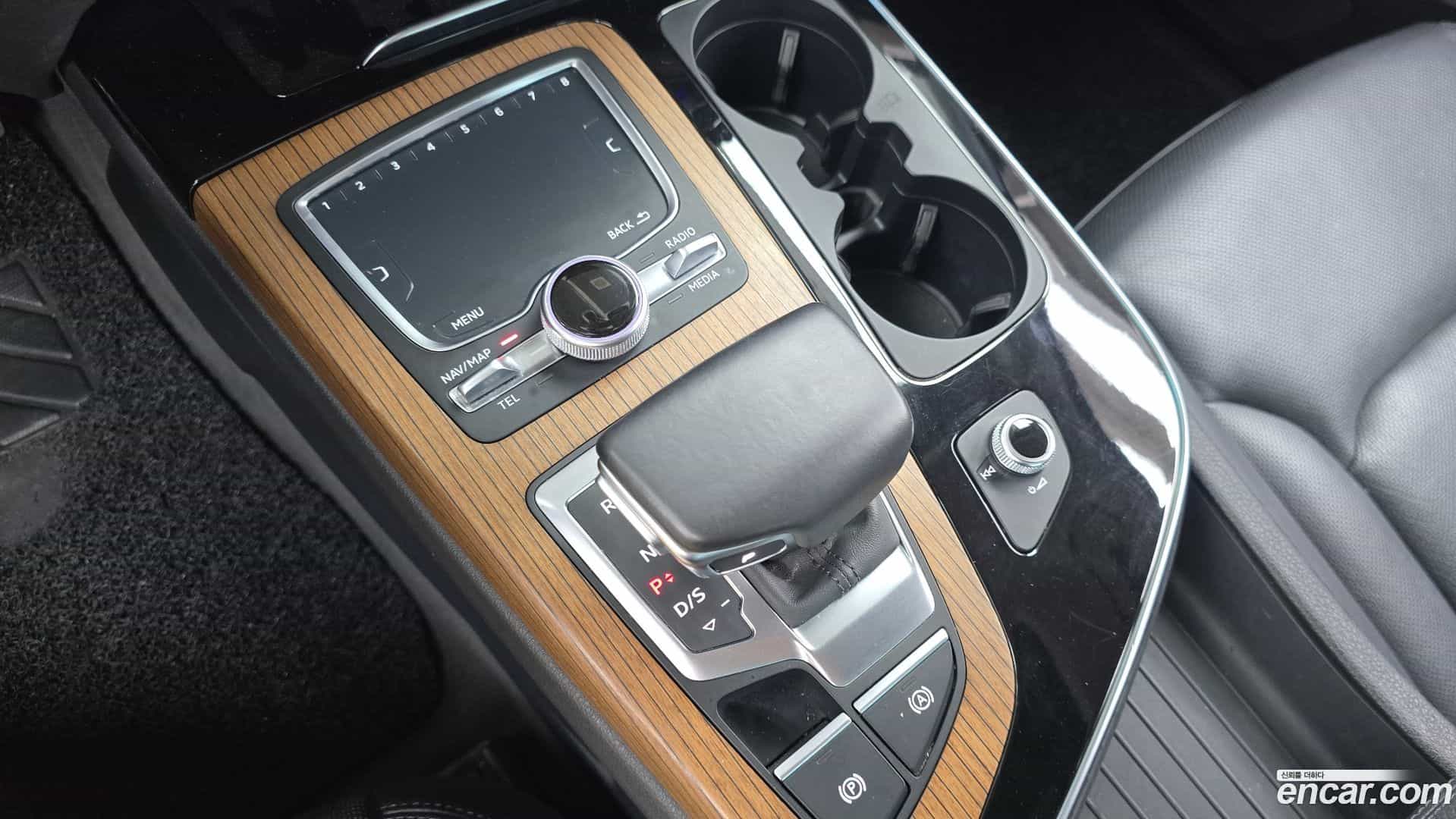 Q7 Audi 2016.2-INNER-009