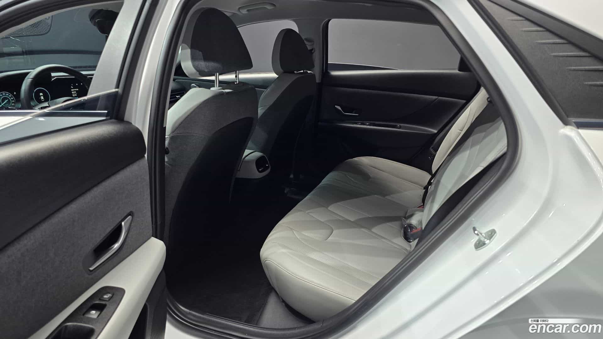 AVANTE Hyundai 2023.1-OPTION-016