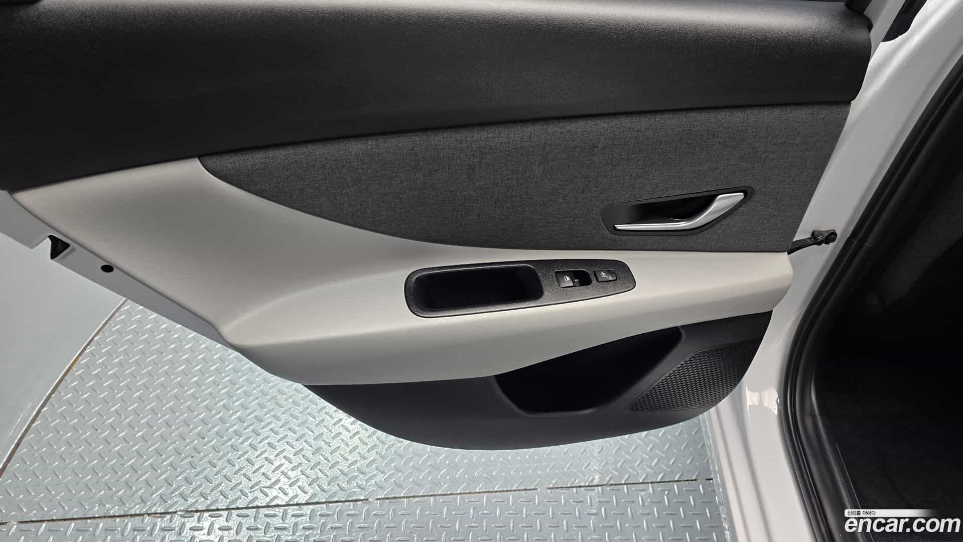 AVANTE Hyundai 2023.1-INNER-035