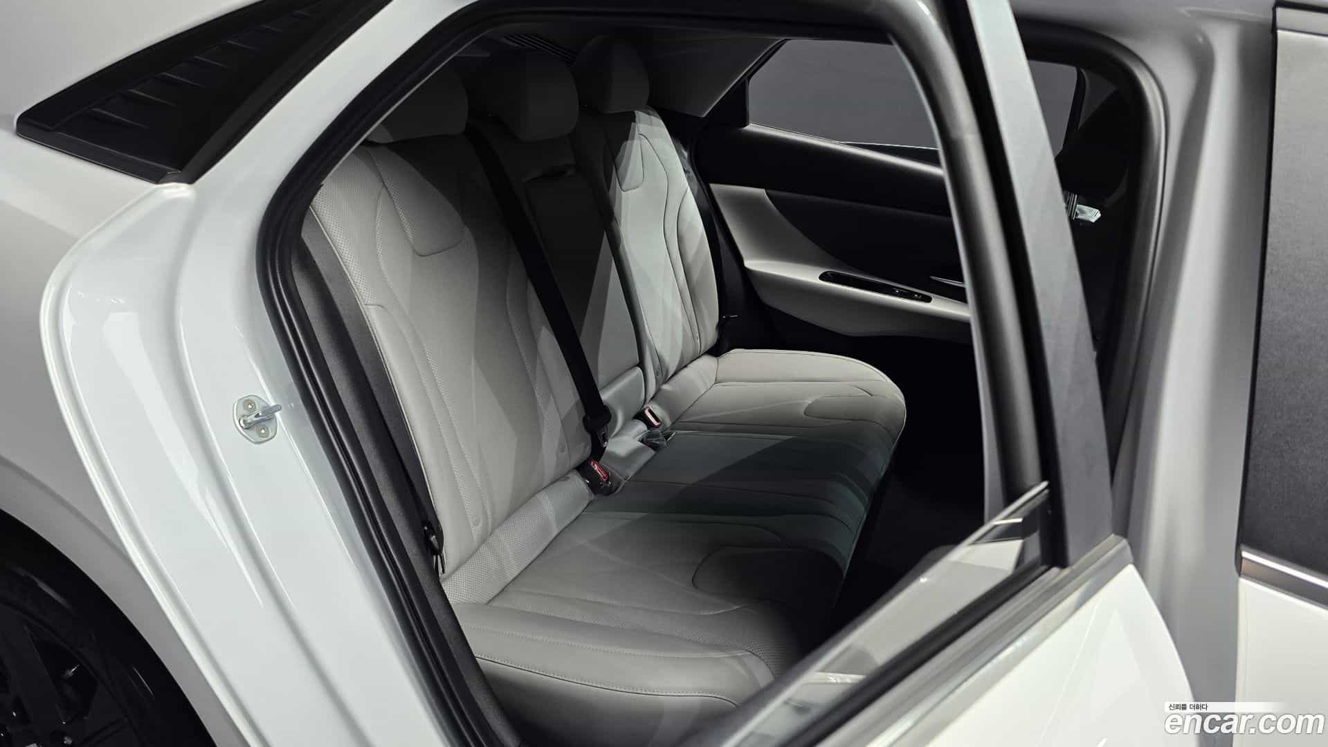 AVANTE Hyundai 2023.1-INNER-036