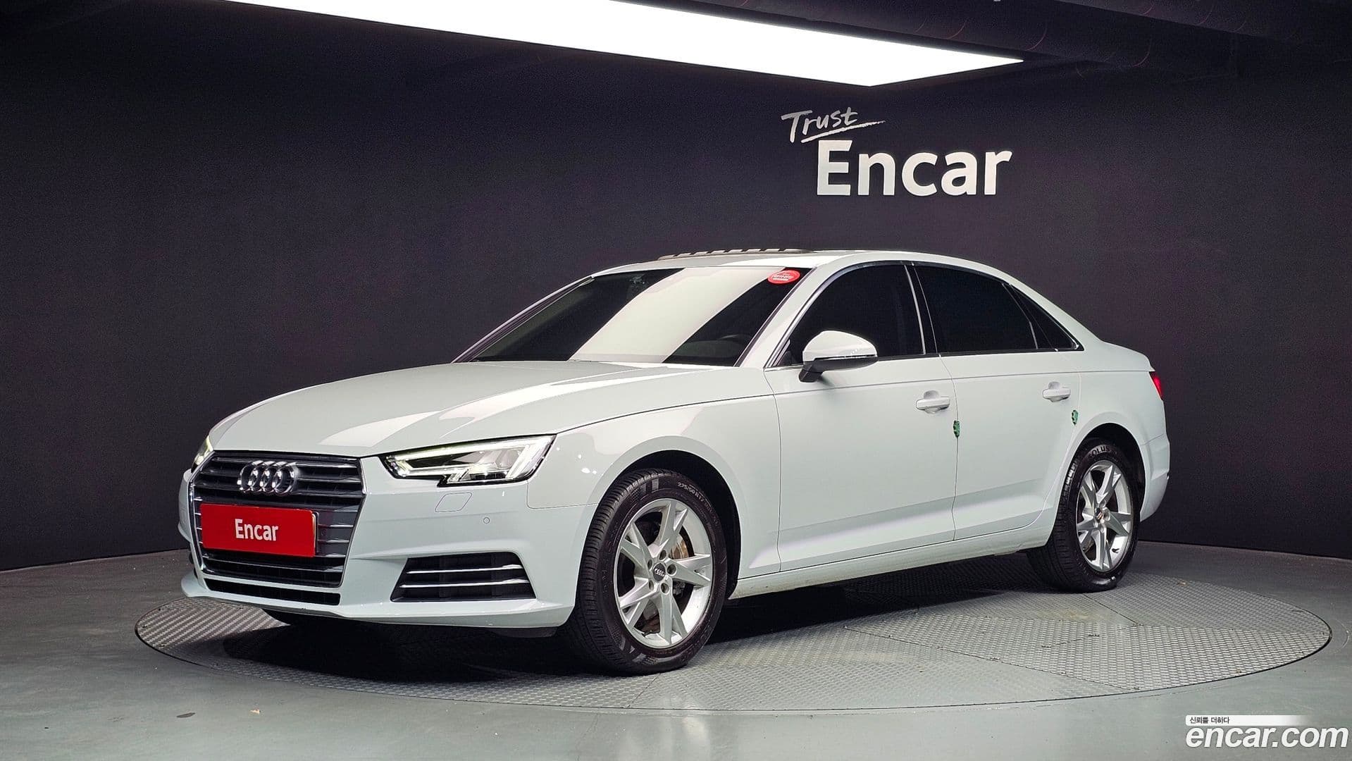 Main__Slider__Photo:A4 Audi 2018.10-0