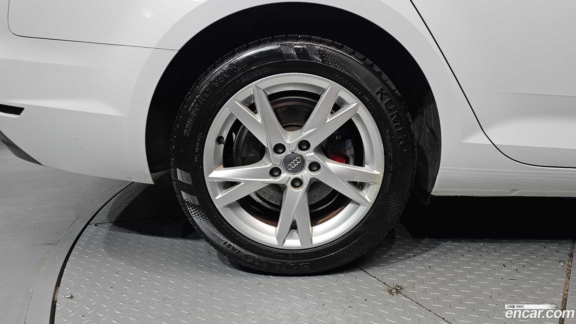 A4 Audi 2018.10-OUTER-005