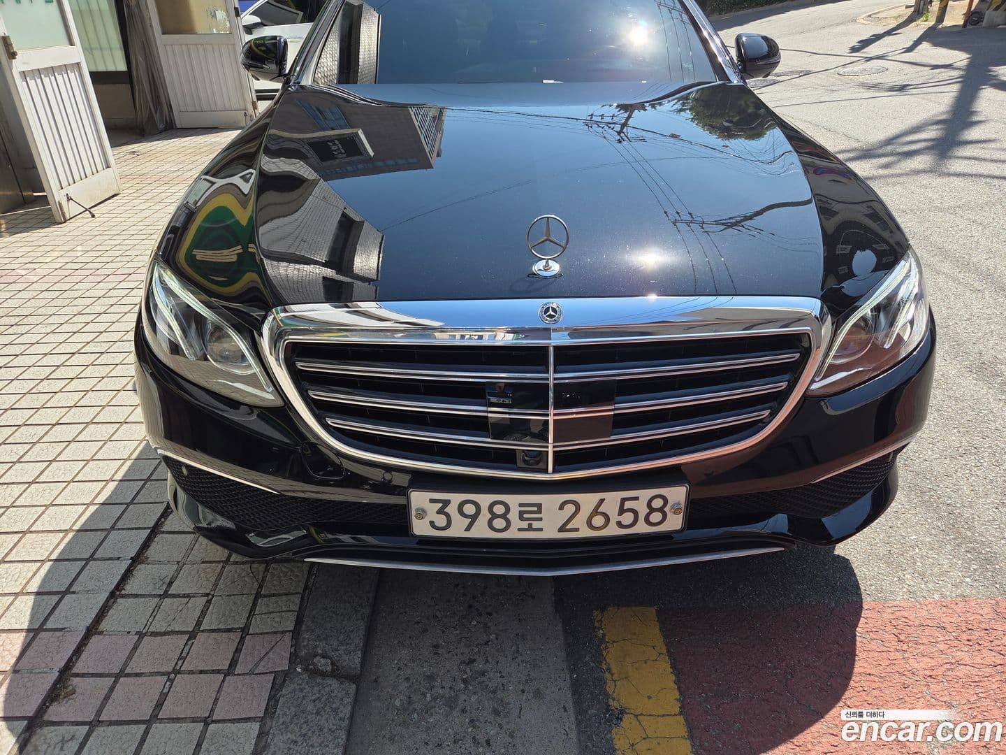 Main__Slider__Photo:E-Class Mercedes-Benz 2020.2-0