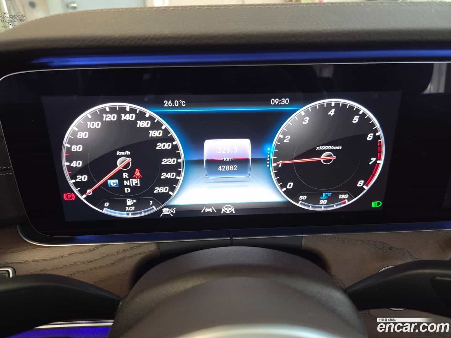 E-Class Mercedes-Benz 2020.2-OPTION-016