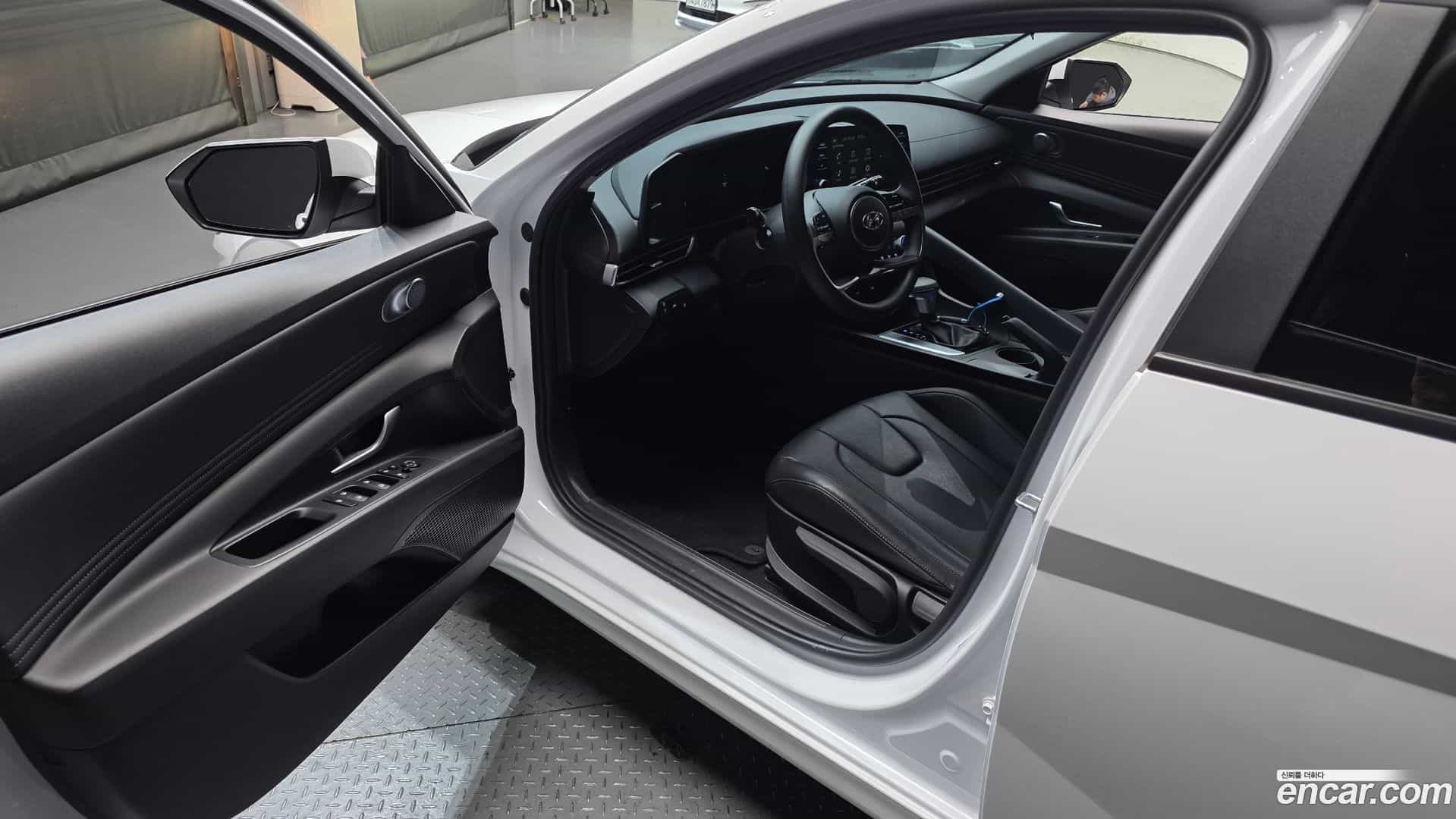 AVANTE Hyundai 2023.2-INNER-010