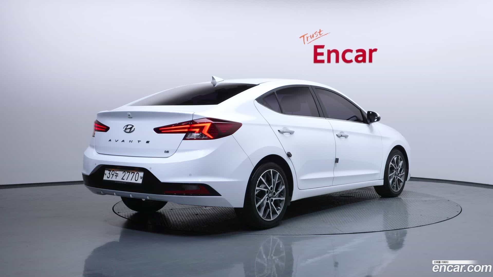 AVANTE Hyundai 2018.9-OUTER-002