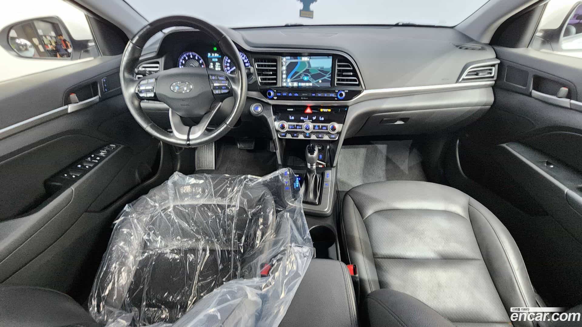AVANTE Hyundai 2018.9-INNER-007
