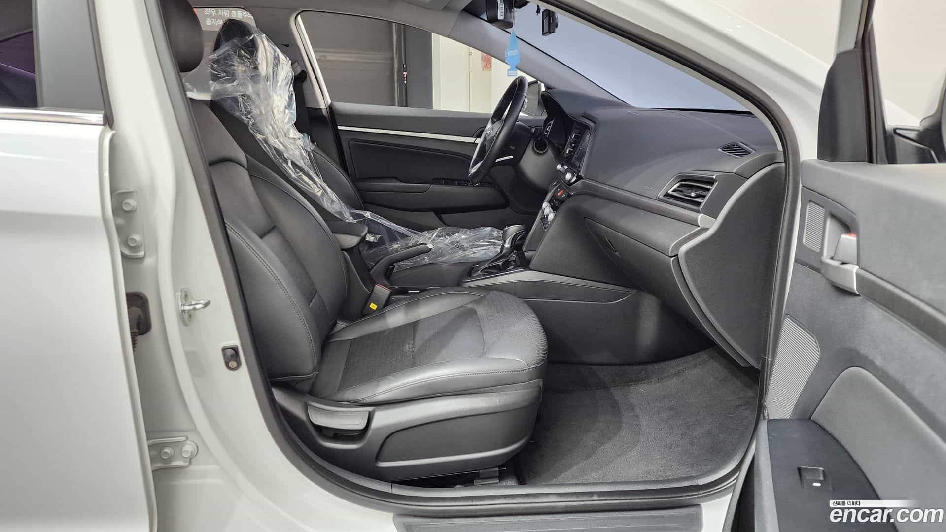 AVANTE Hyundai 2018.9-INNER-036