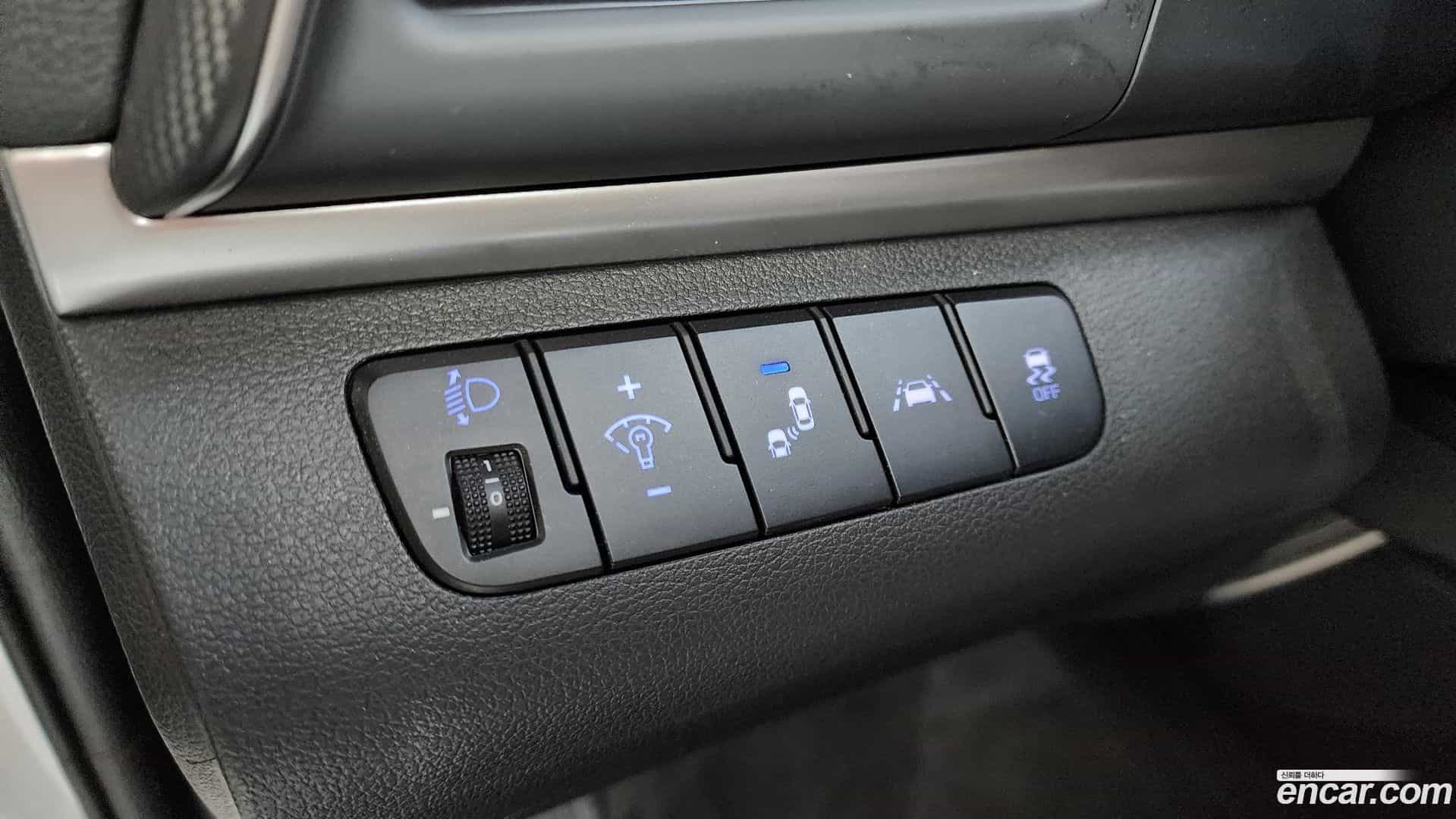 AVANTE Hyundai 2018.9-OPTION-040
