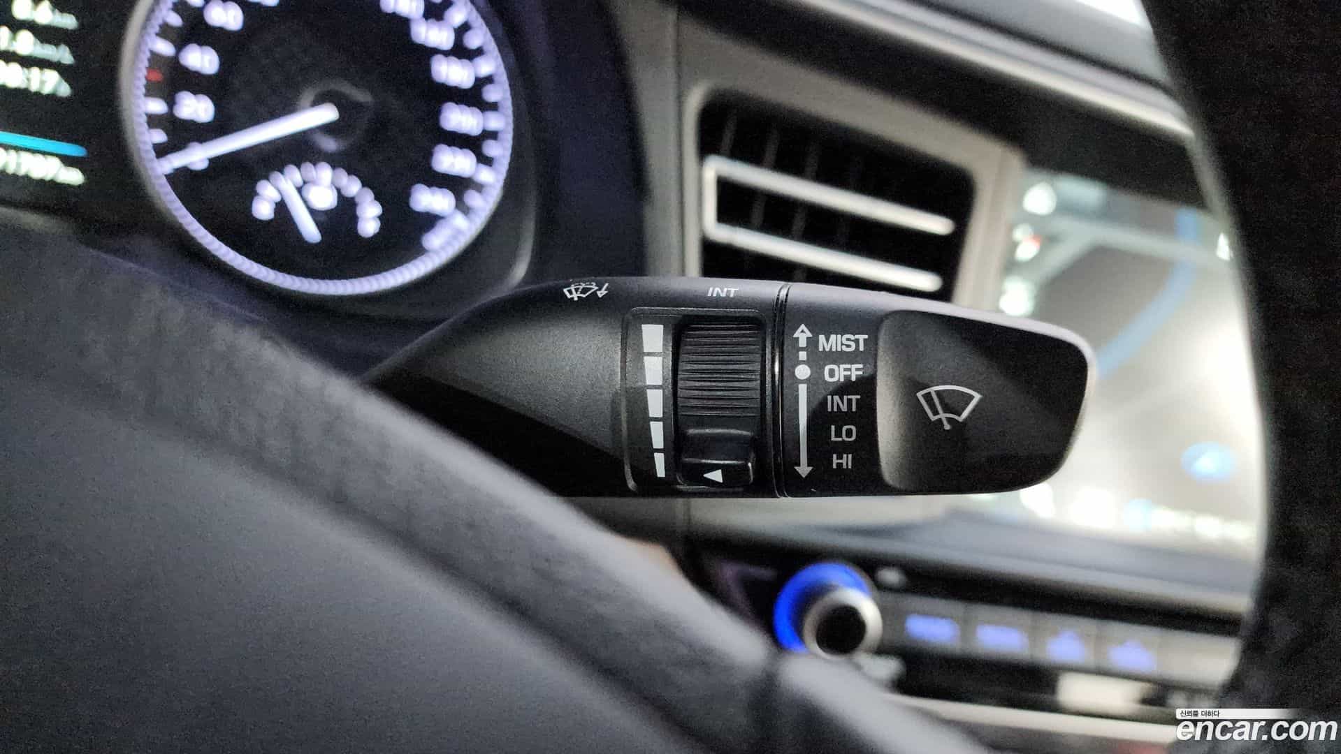 AVANTE Hyundai 2018.9-OPTION-042