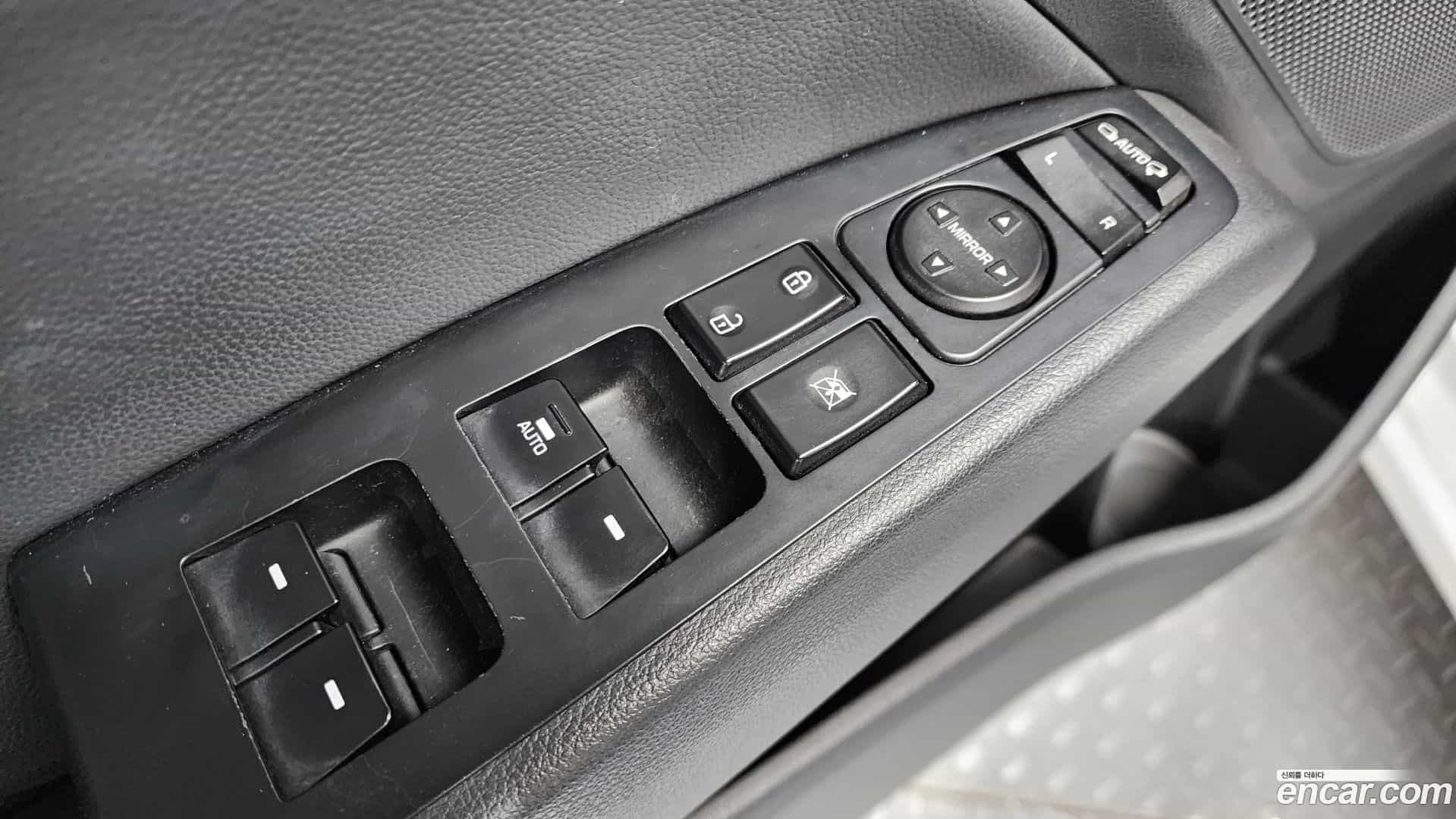 AVANTE Hyundai 2018.9-OPTION-043