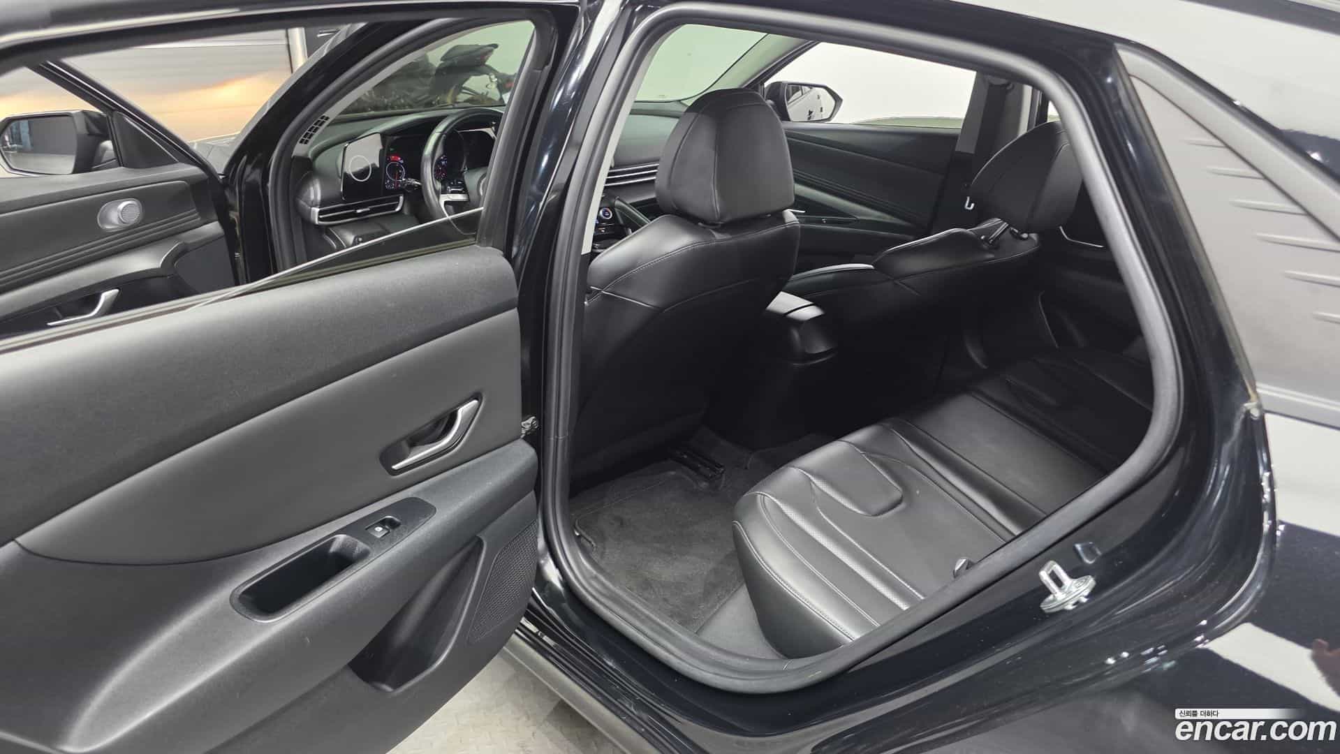 AVANTE Hyundai 2021.4-OPTION-015