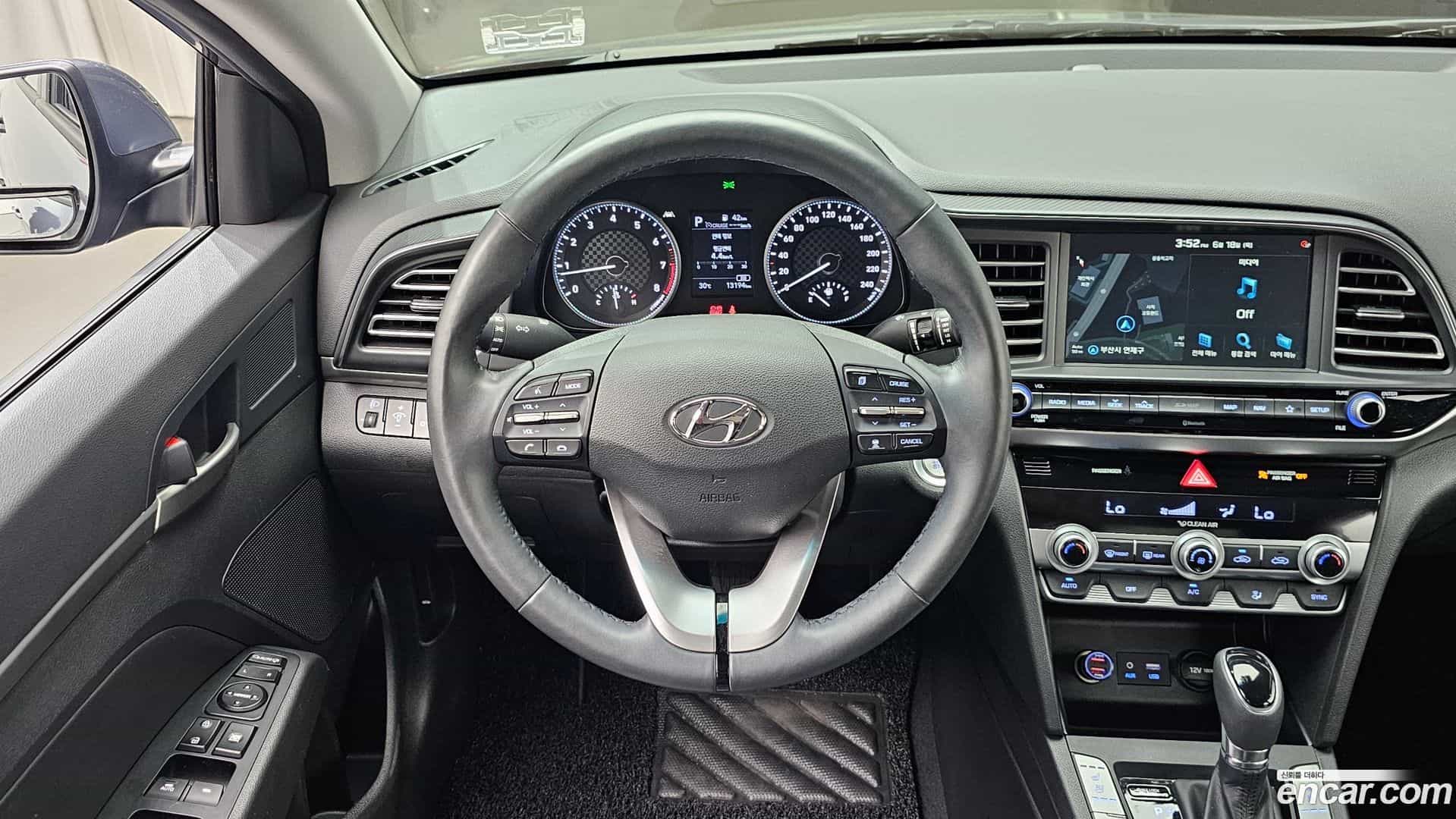 AVANTE Hyundai 2019.10-OPTION-017
