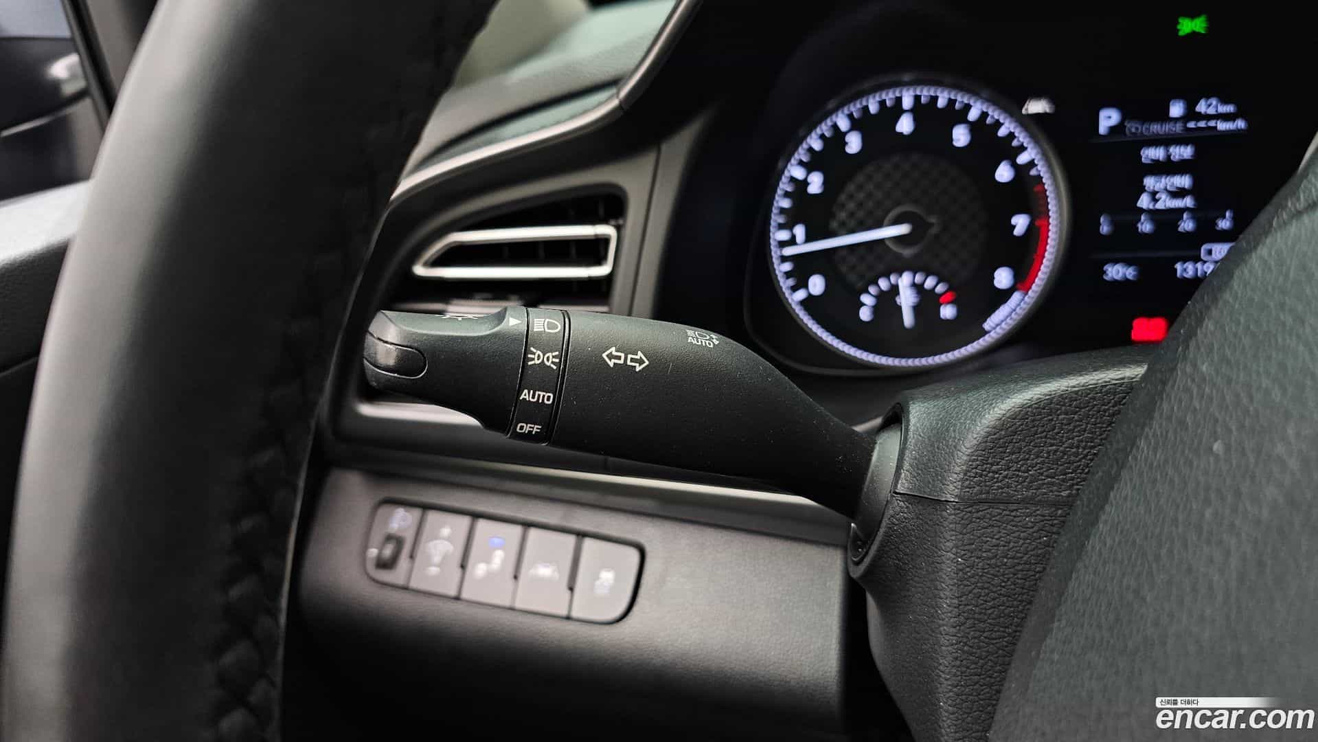 AVANTE Hyundai 2019.10-OPTION-023