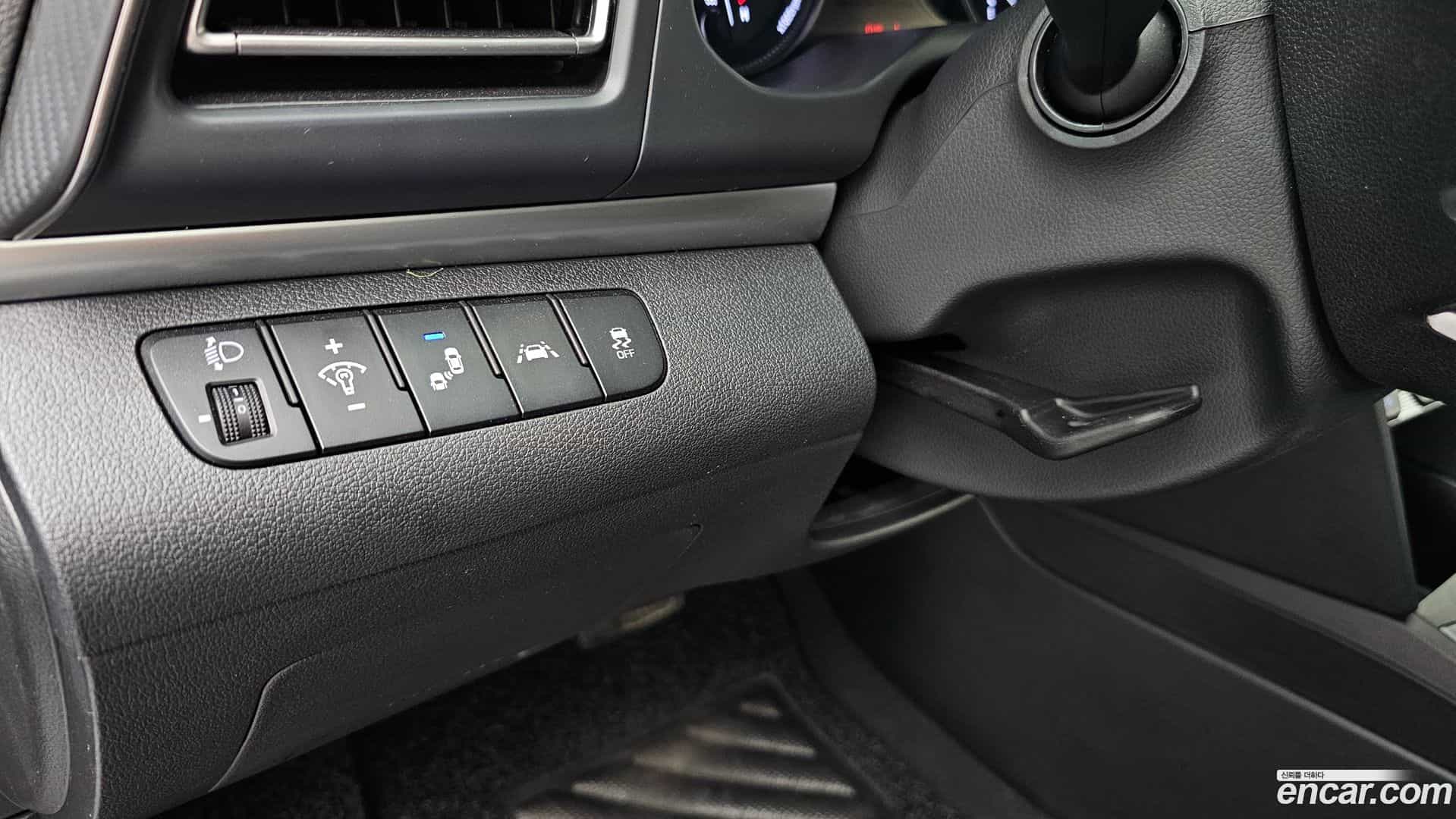 AVANTE Hyundai 2019.10-OPTION-024