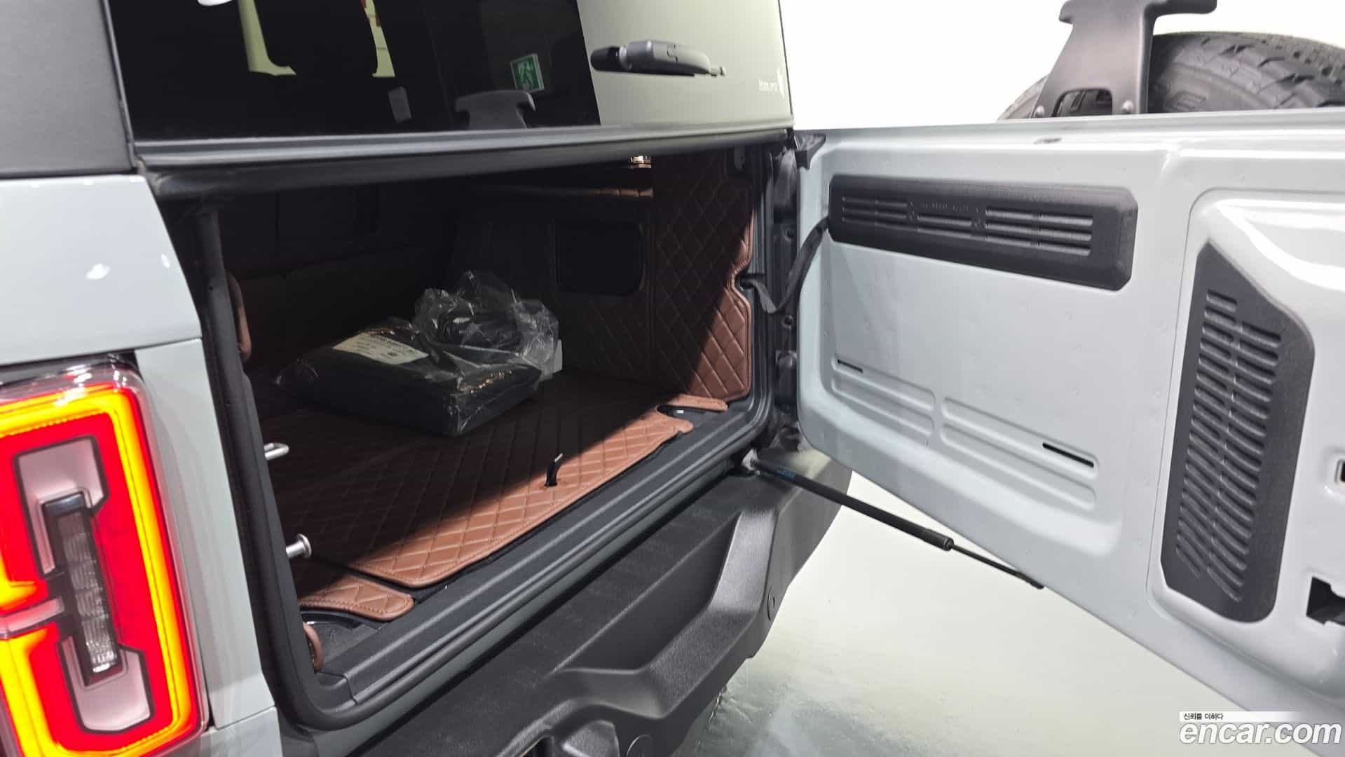 Bronco Ford 2024.11-OPTION-046