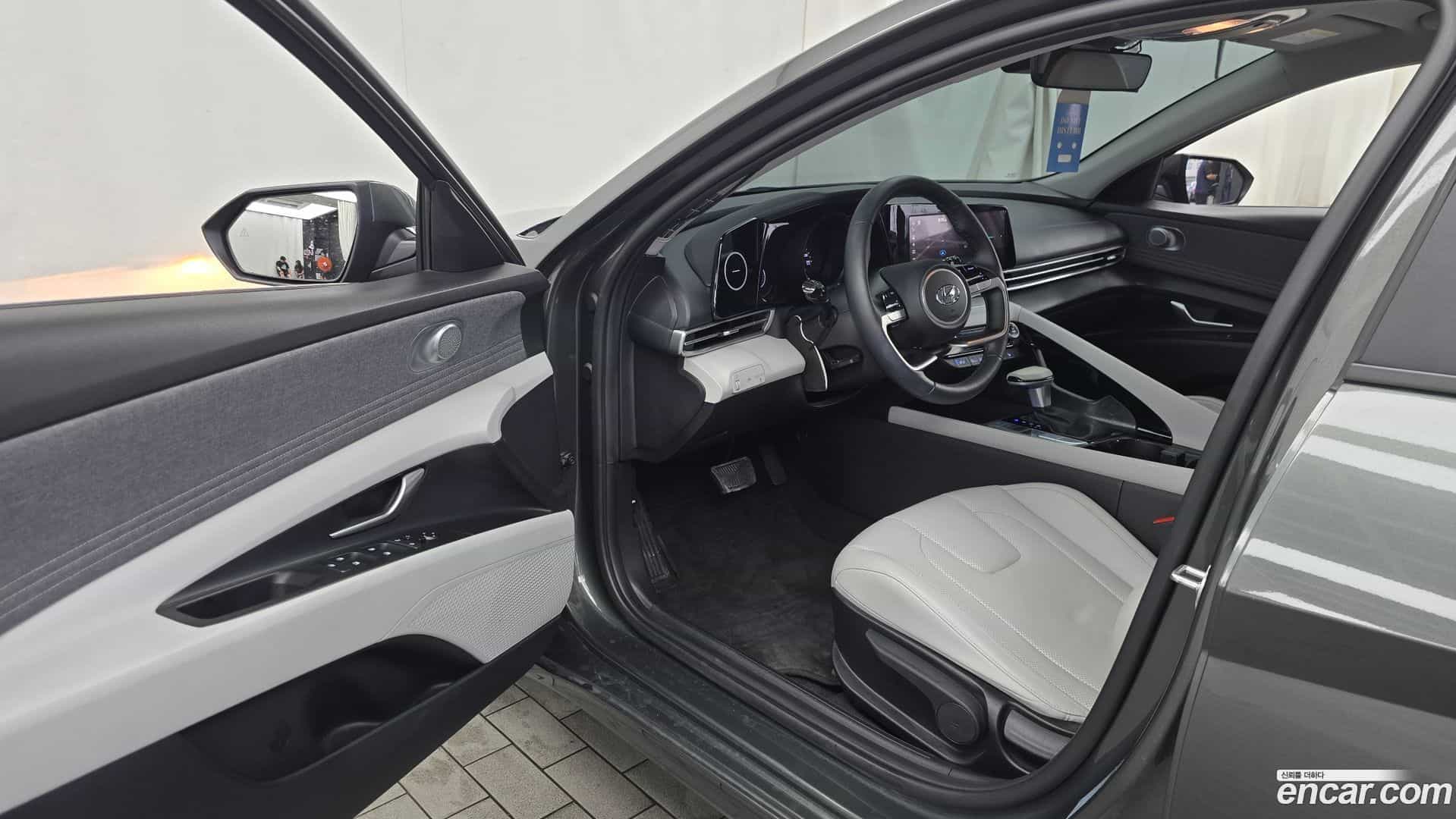 AVANTE Hyundai 2021.0-INNER-010