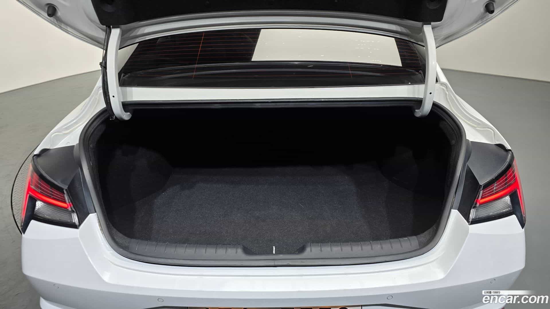 AVANTE Hyundai 2021.4-OPTION-022
