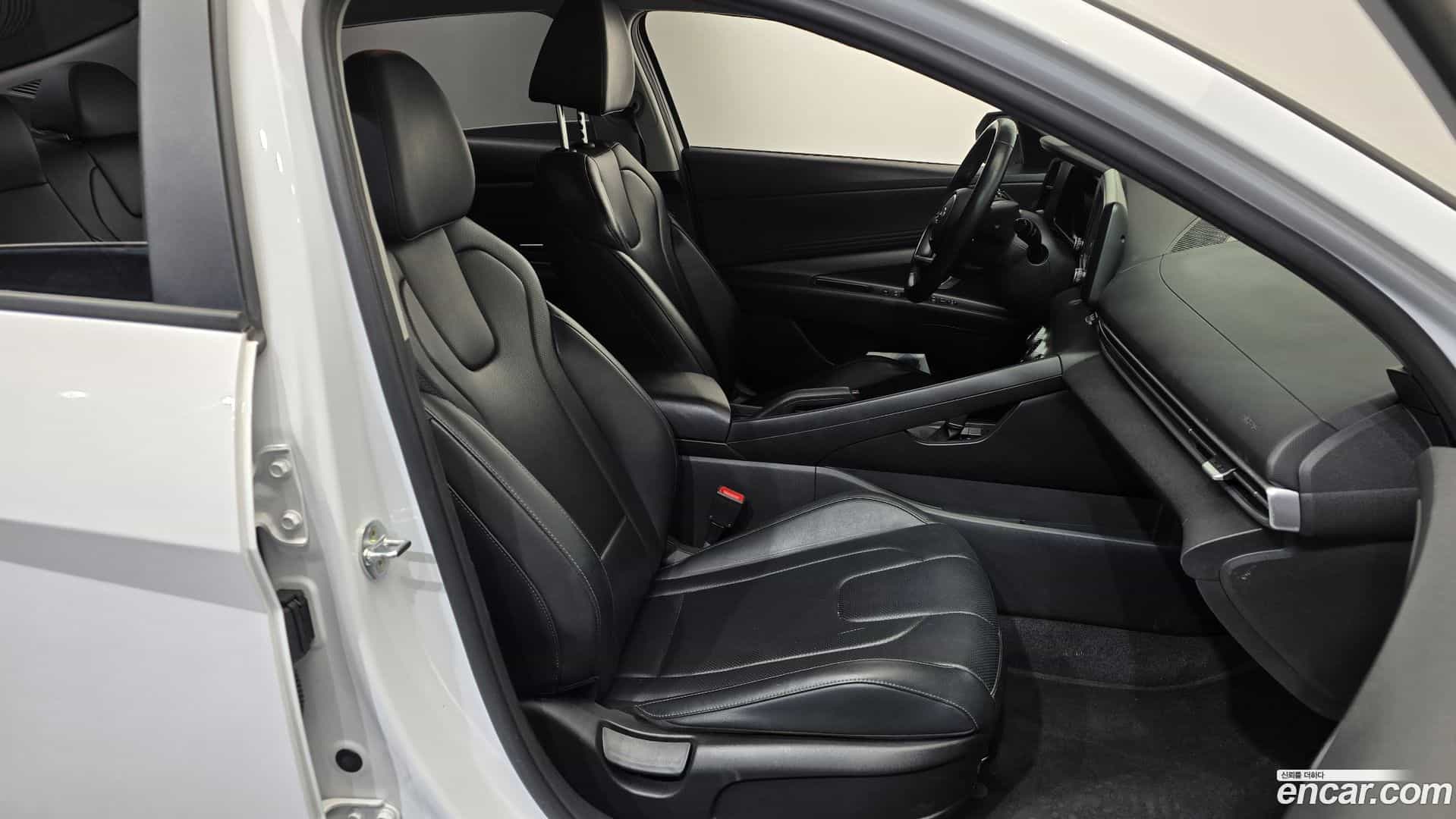 AVANTE Hyundai 2021.4-INNER-036