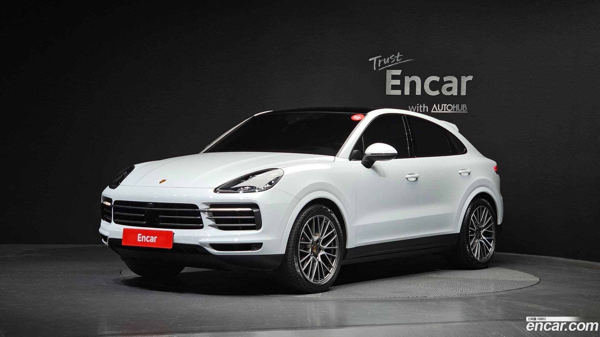 Main__Slider__Photo:Cayenne Porsche 2022.6-0