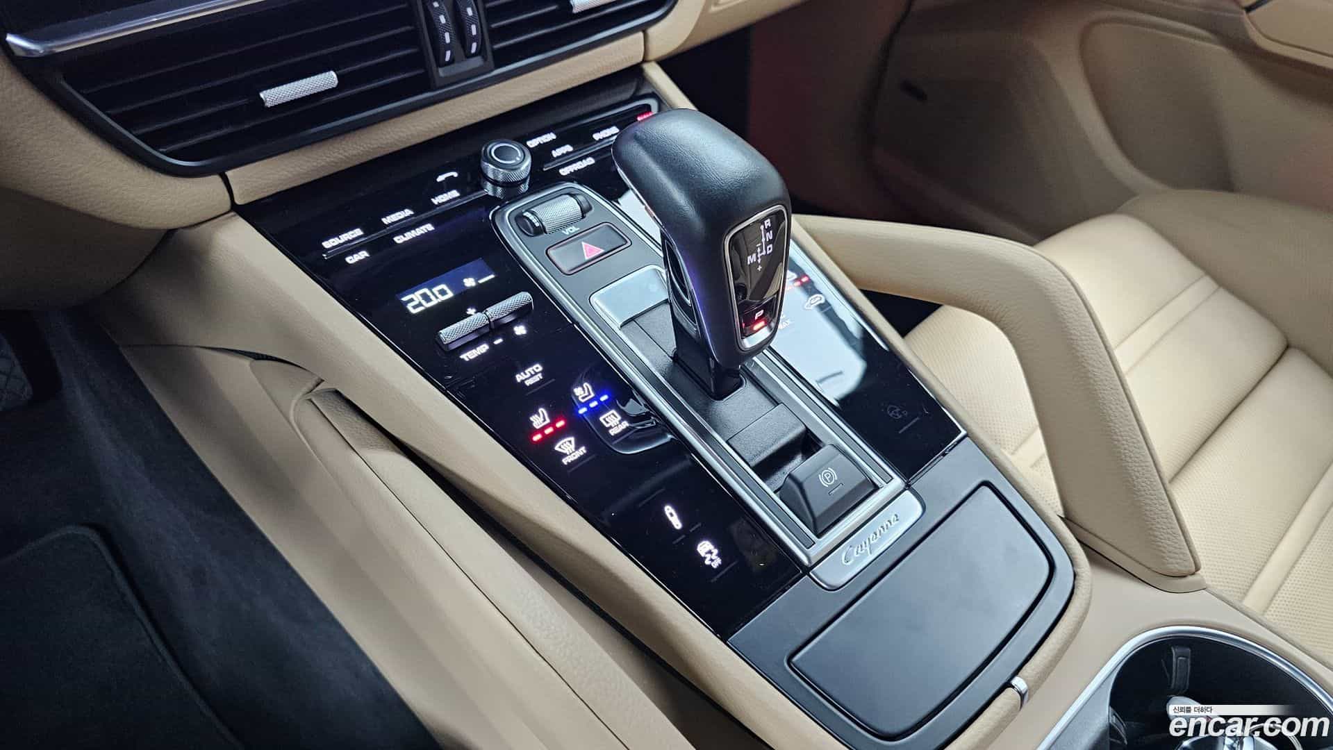 Cayenne Porsche 2022.6-INNER-009